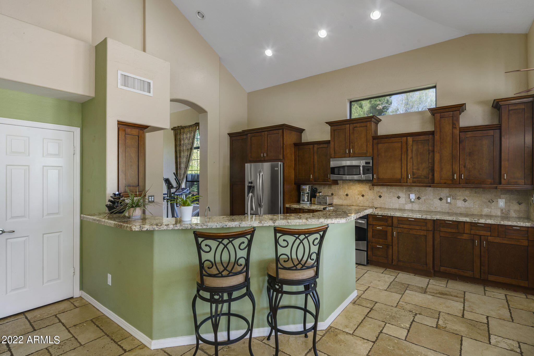 3635 E OASIS Circle