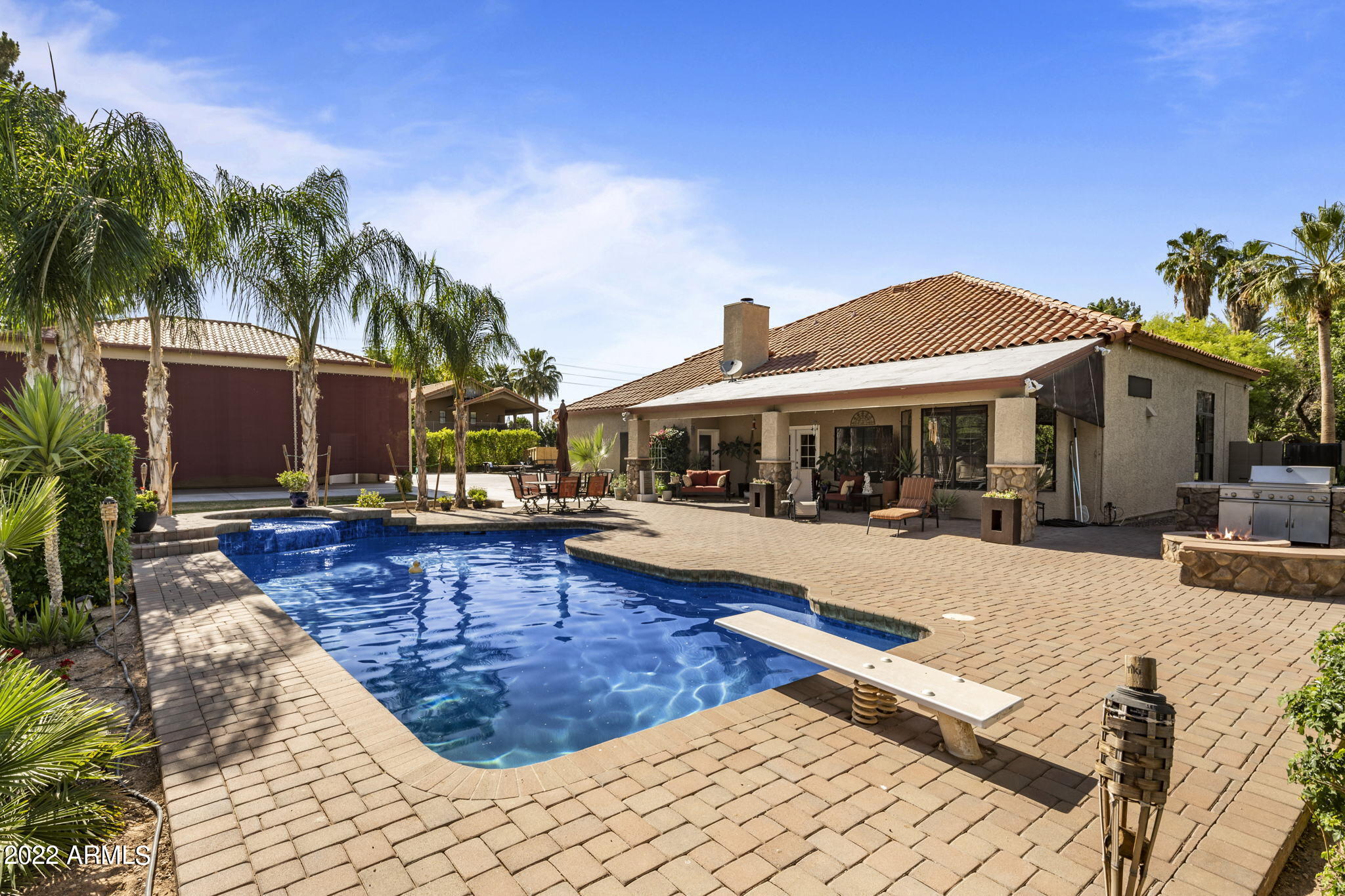 3635 E OASIS Circle