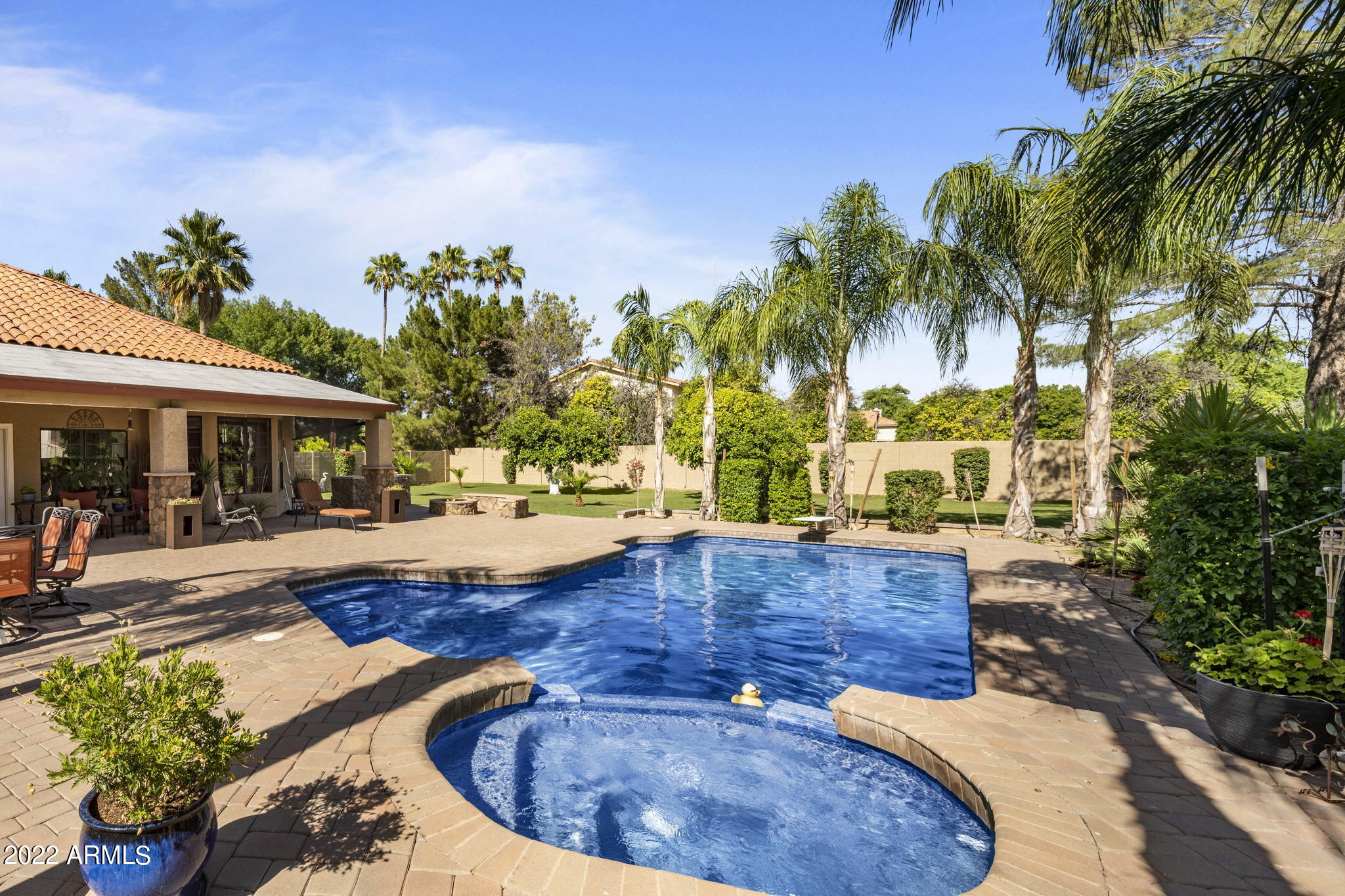 3635 E OASIS Circle