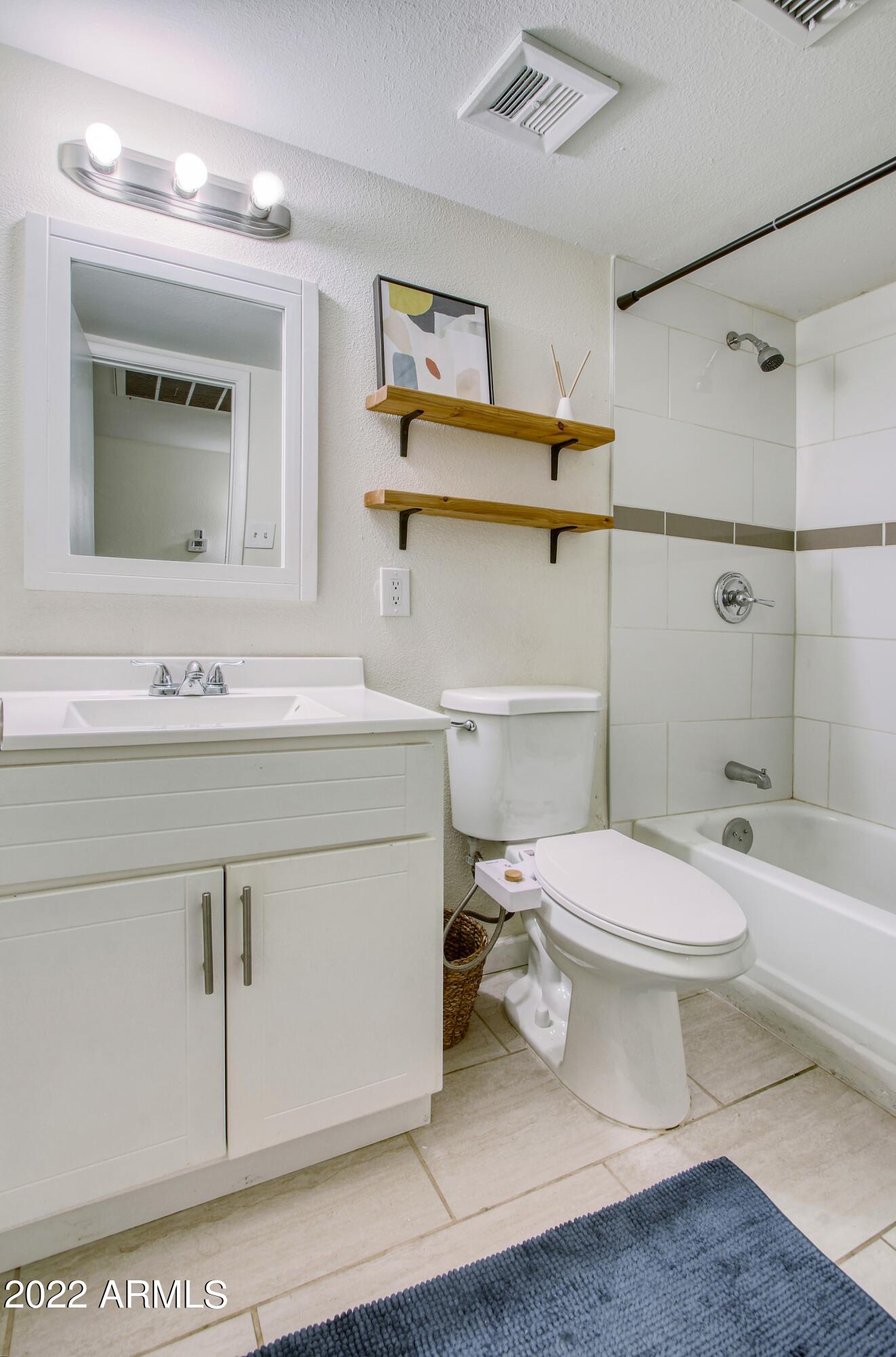 5202 S 46TH Place