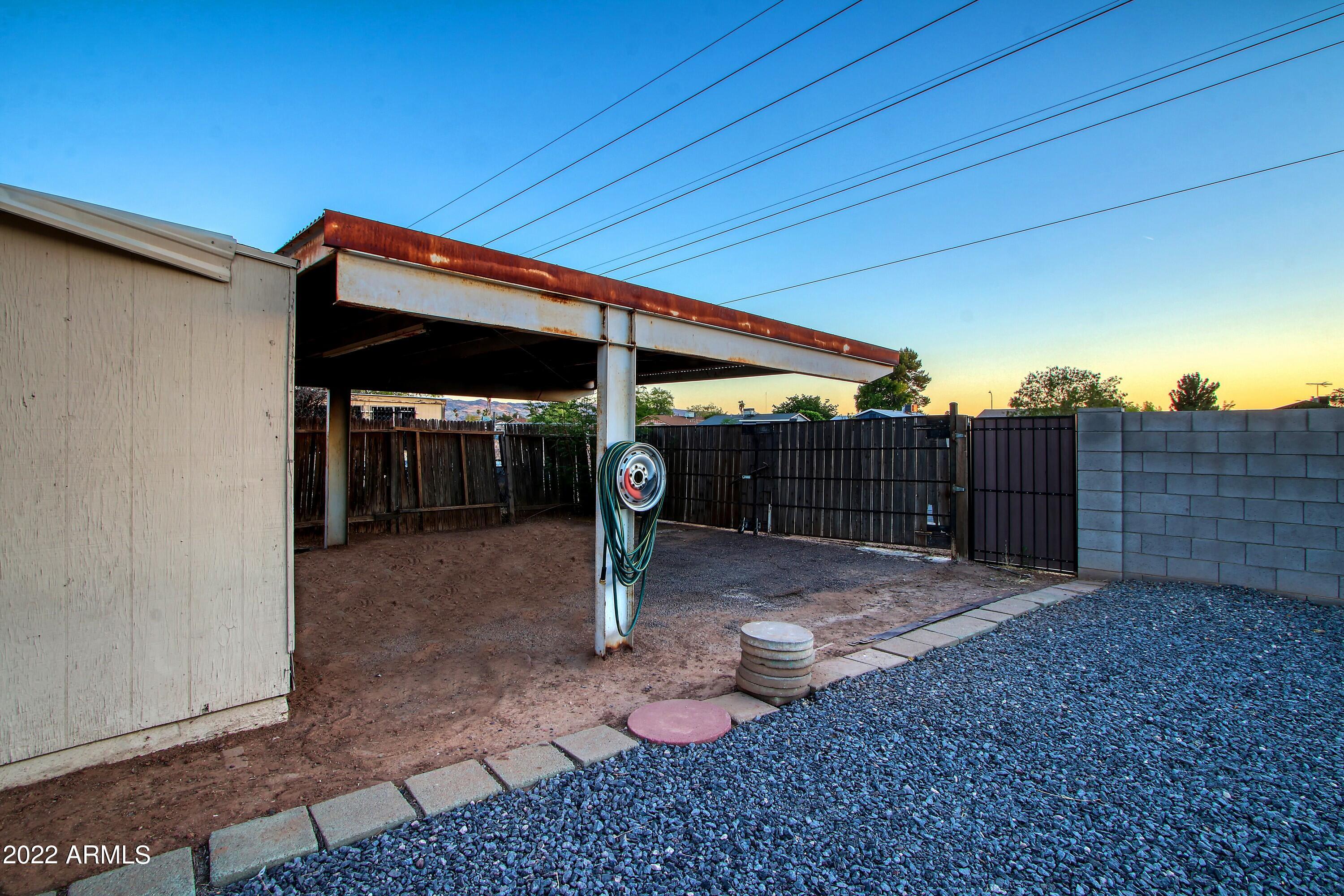 5202 S 46TH Place