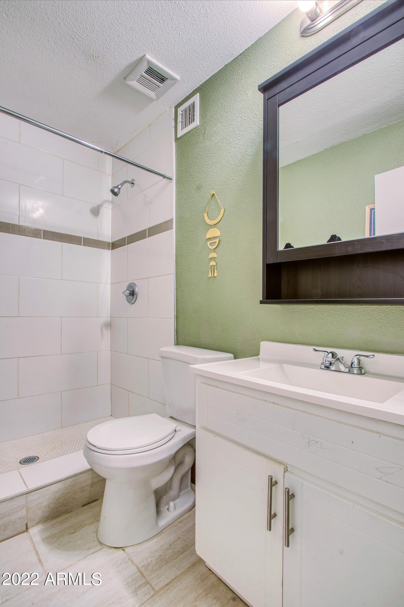 5202 S 46TH Place