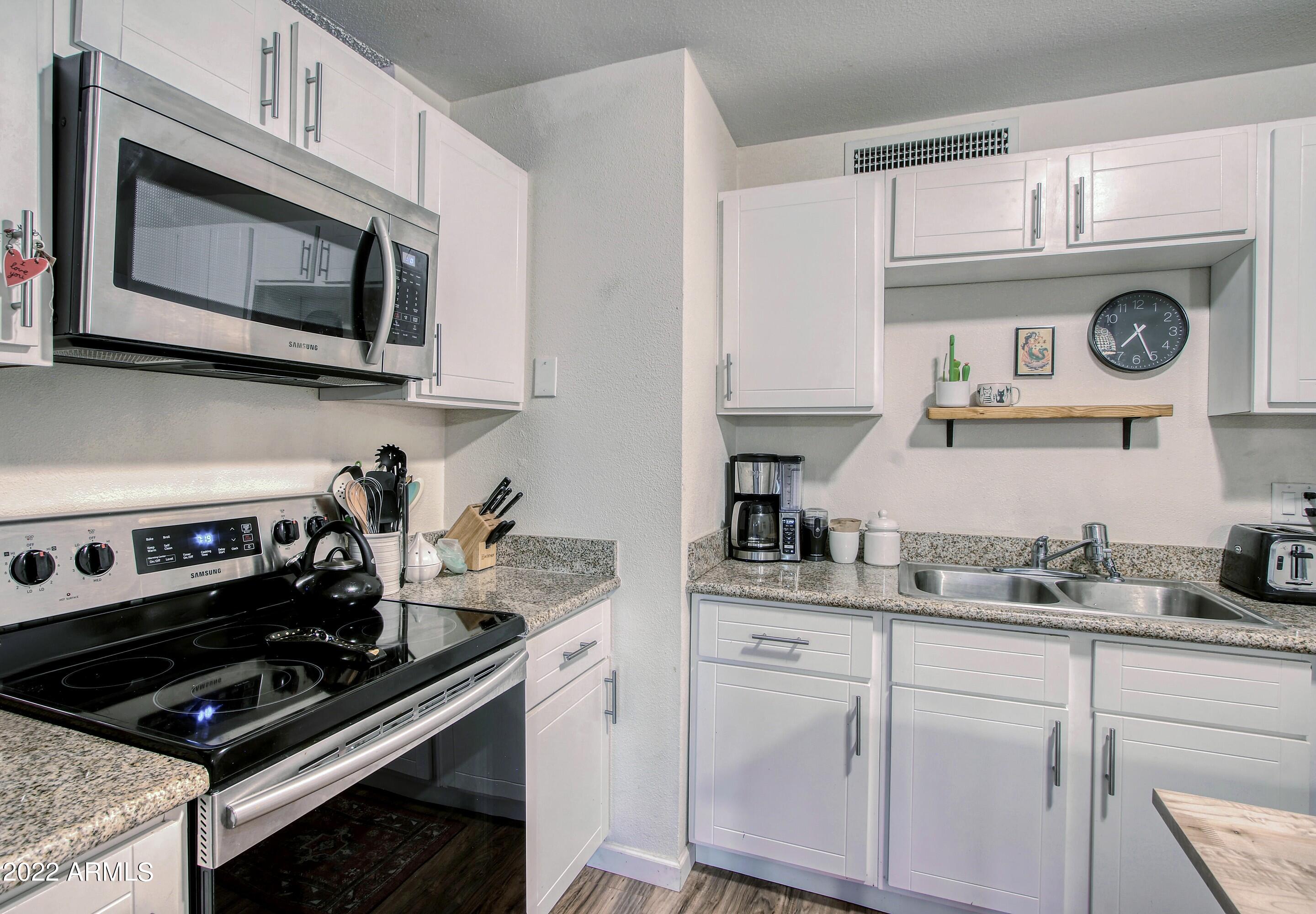 5202 S 46TH Place