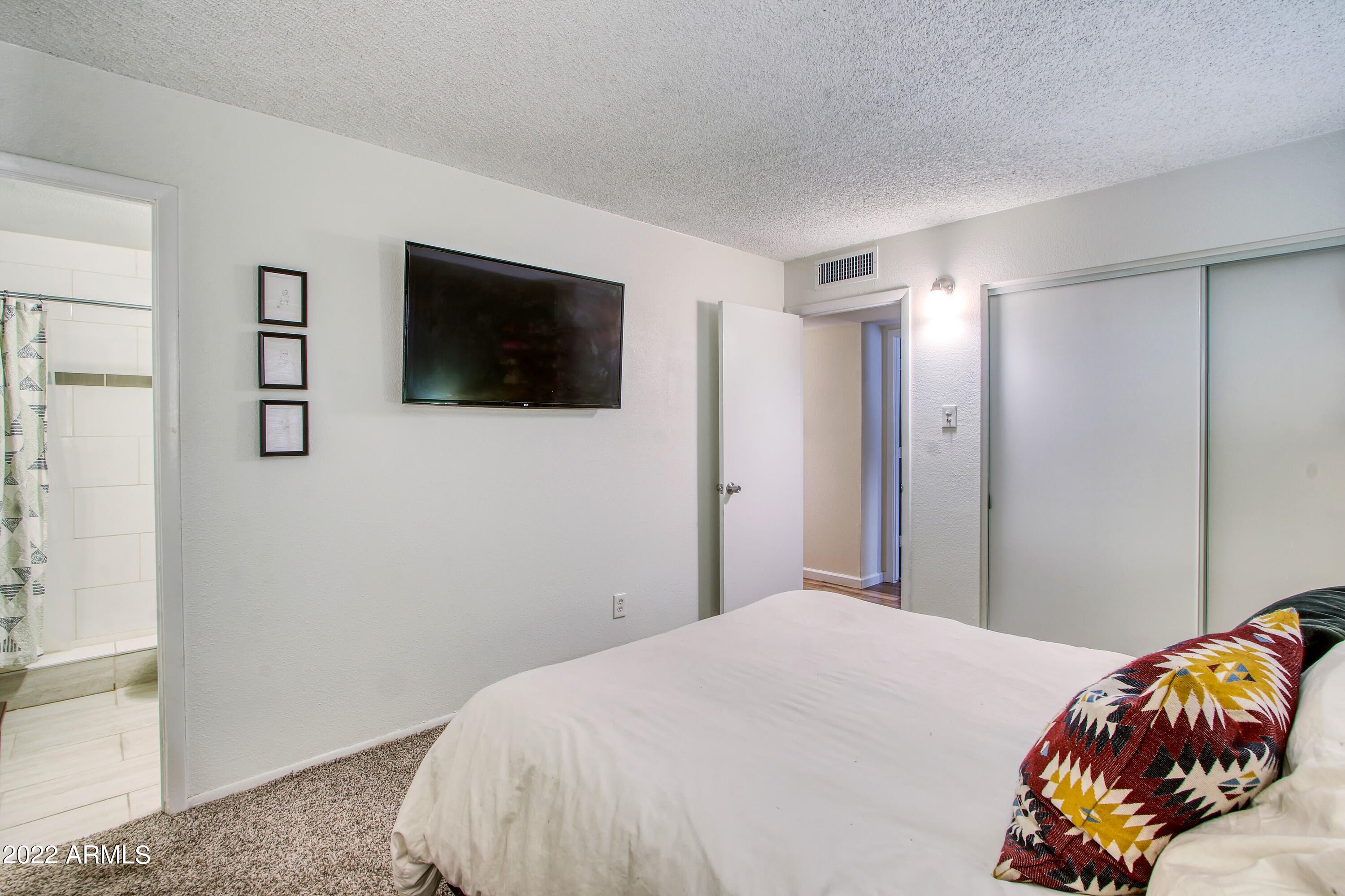 5202 S 46TH Place