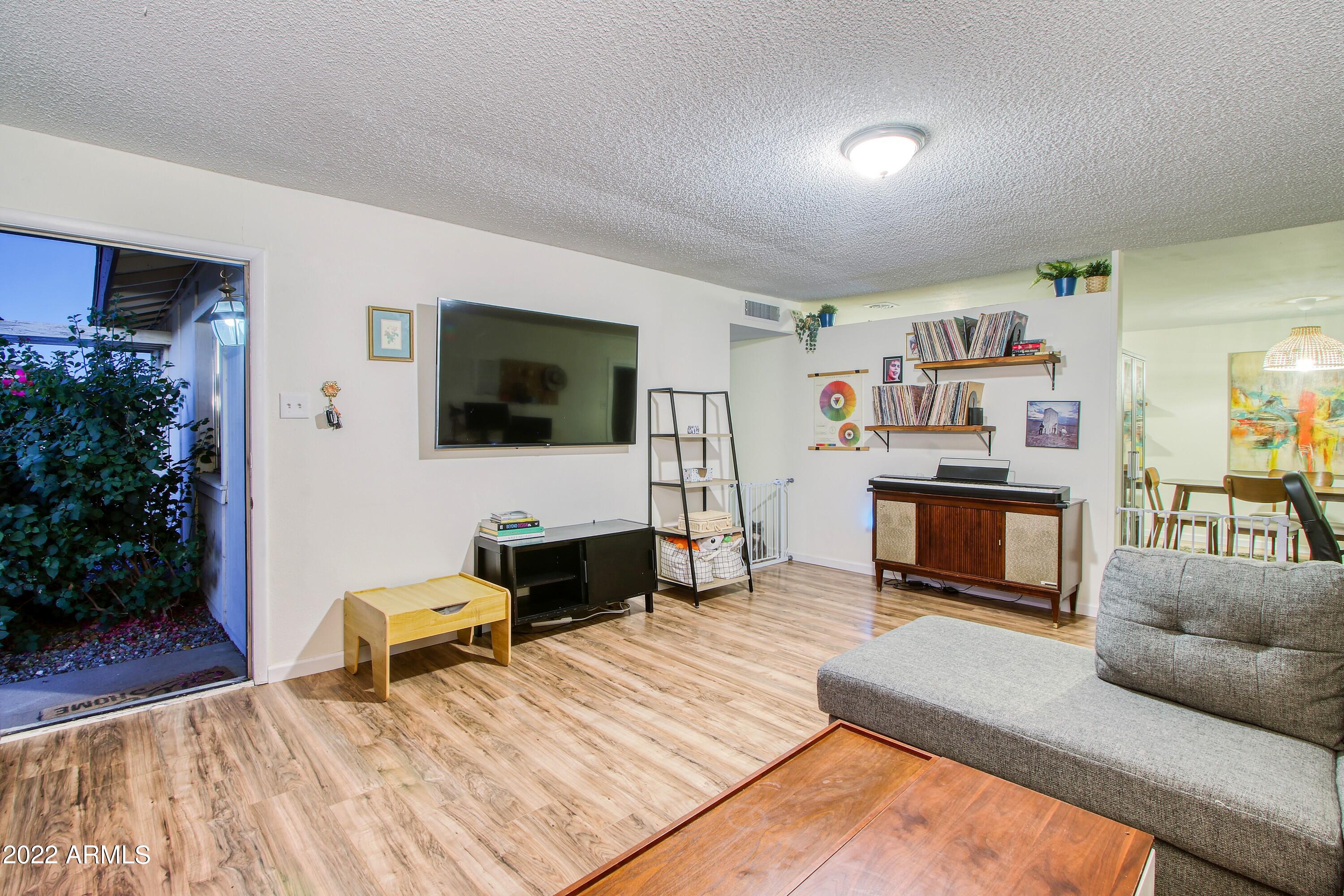 5202 S 46TH Place