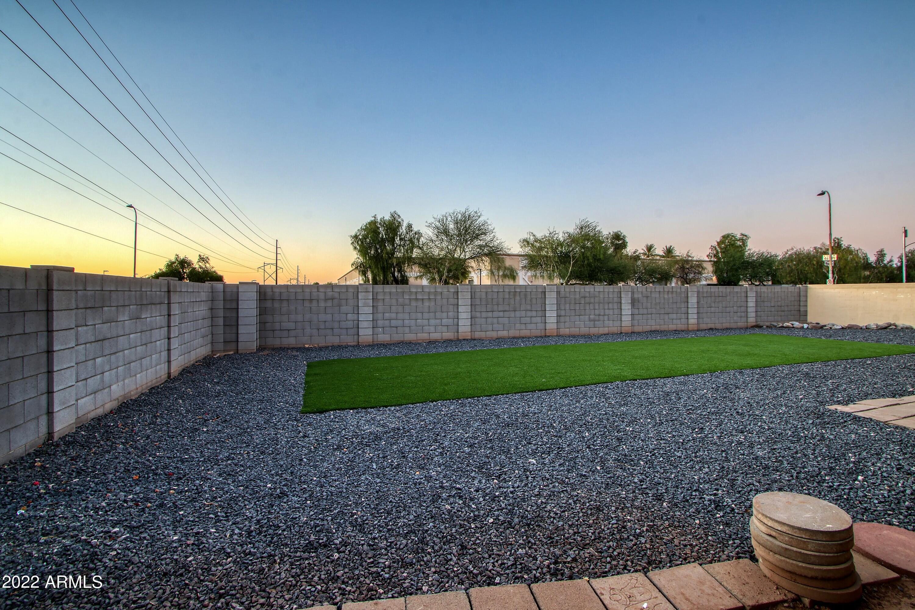 5202 S 46TH Place