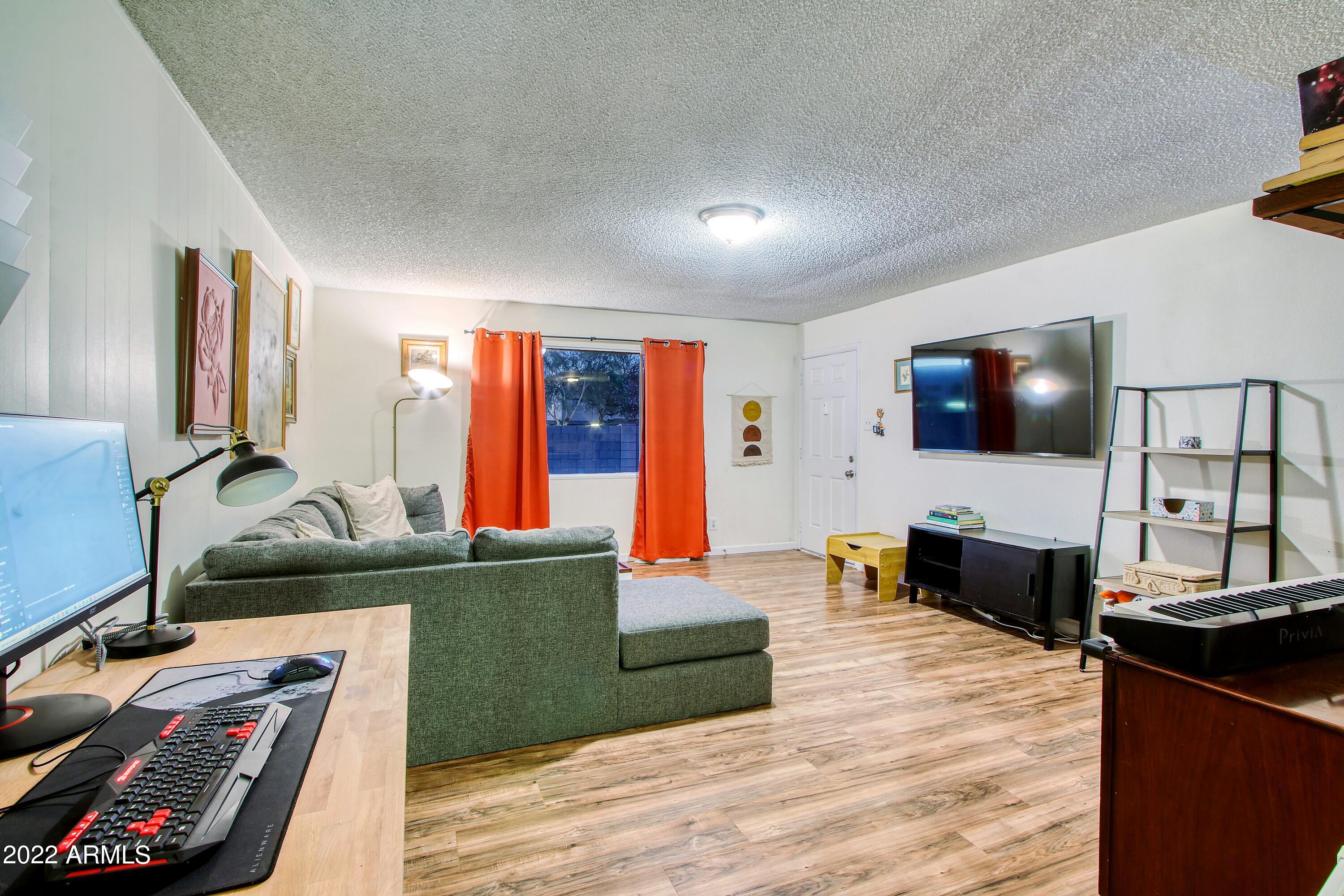 5202 S 46TH Place