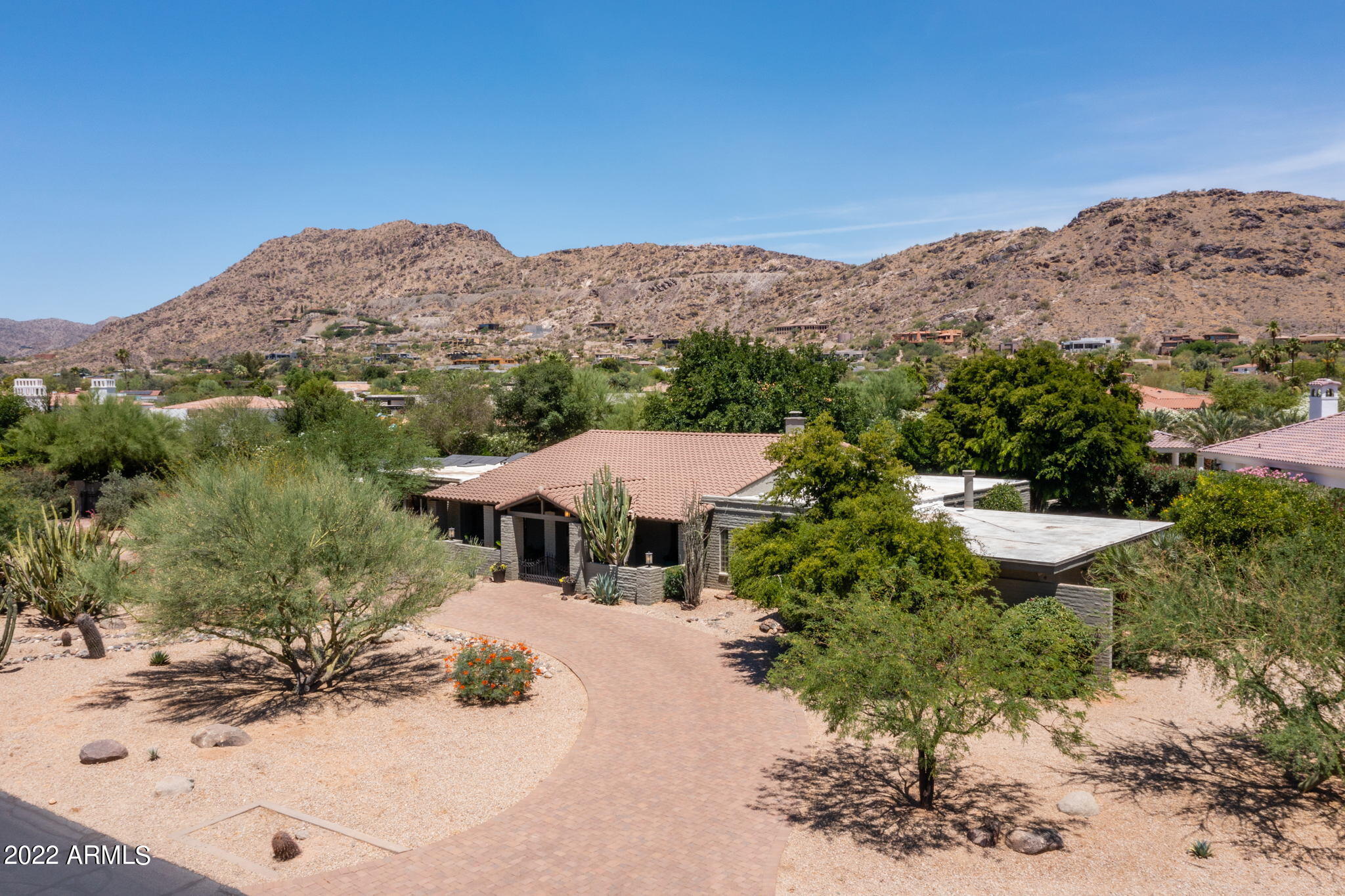 6120 E REDWING Road