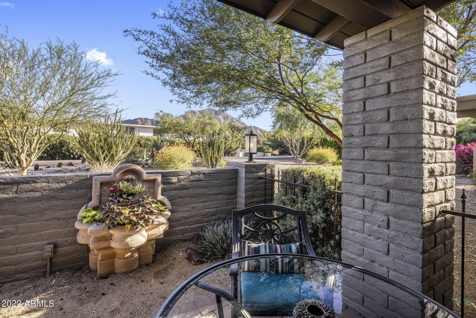 6120 E REDWING Road