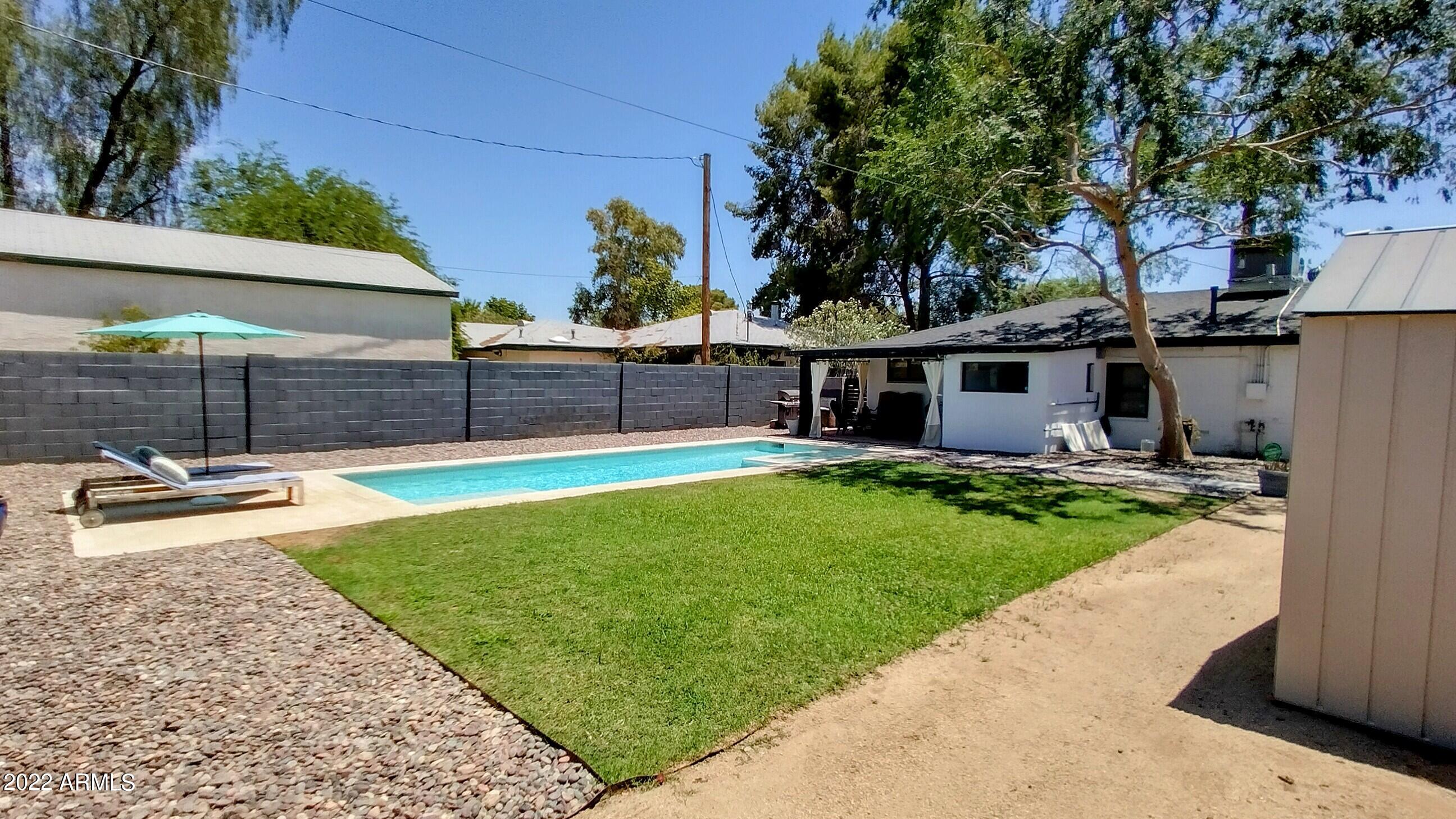 1848 E GLENROSA Avenue
