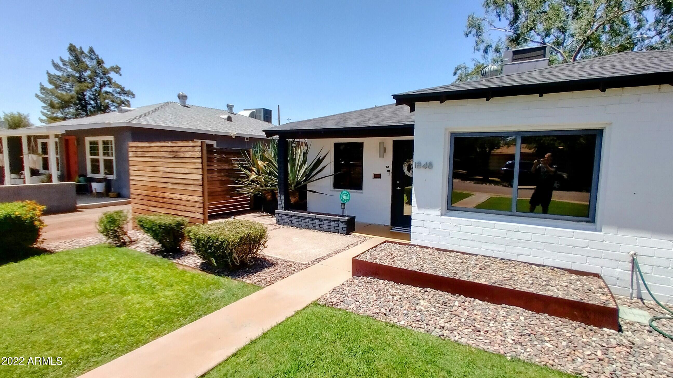 1848 E GLENROSA Avenue