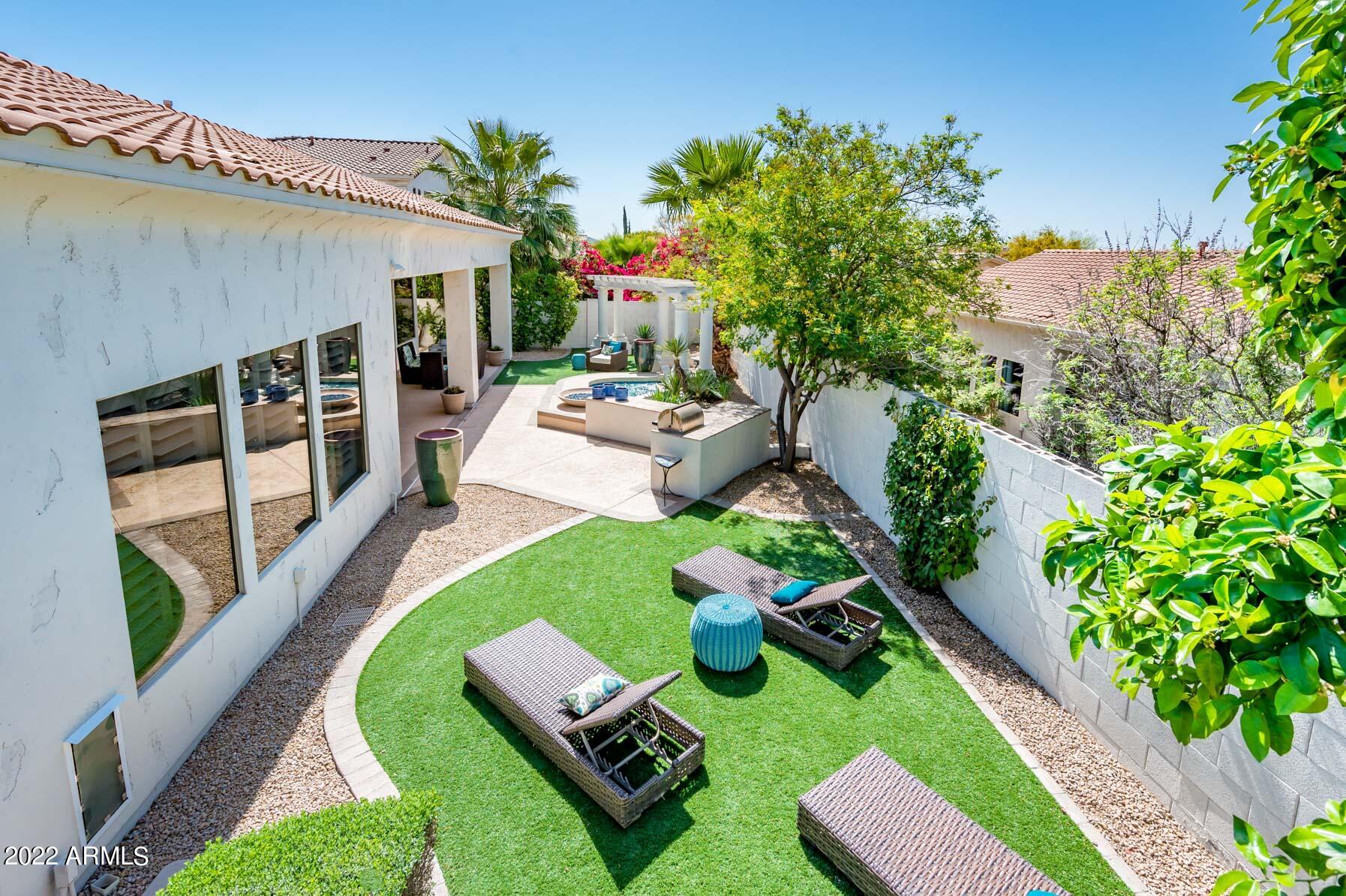 7673 E CALLE DE LAS BRISAS --