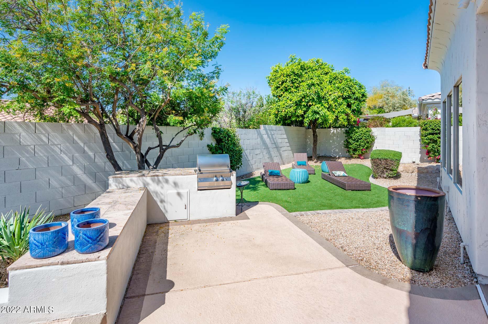 7673 E CALLE DE LAS BRISAS --