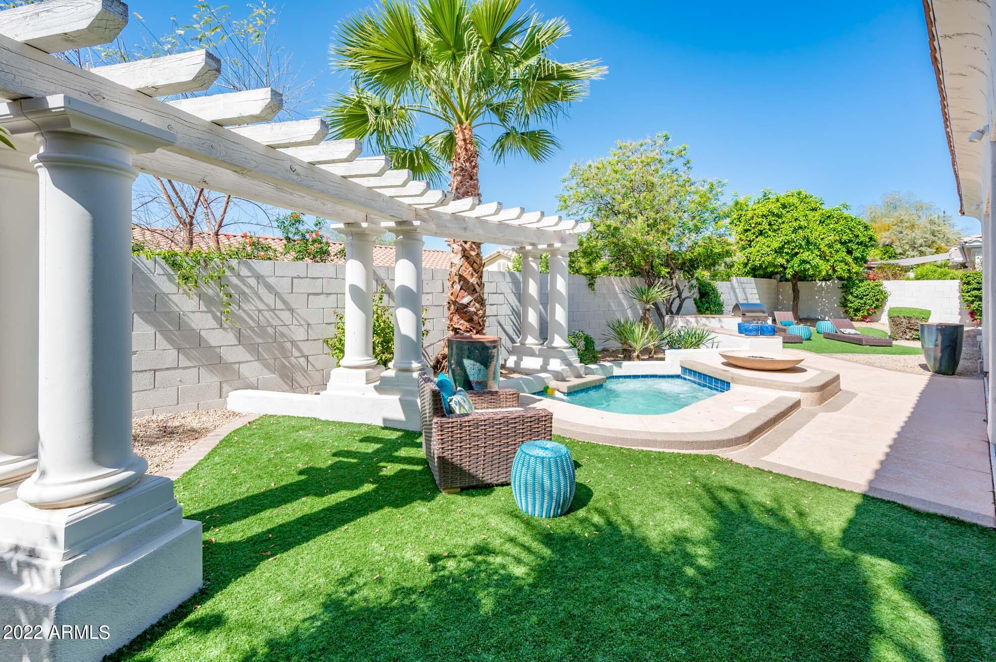 7673 E CALLE DE LAS BRISAS --