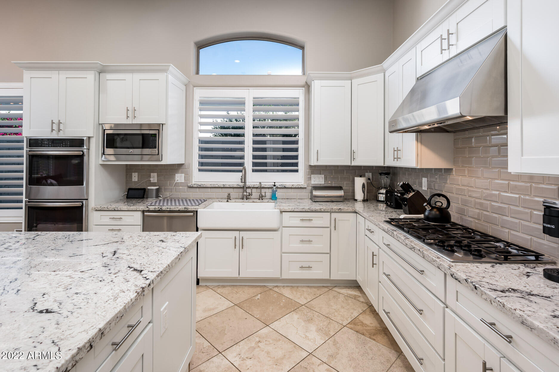 7673 E CALLE DE LAS BRISAS --