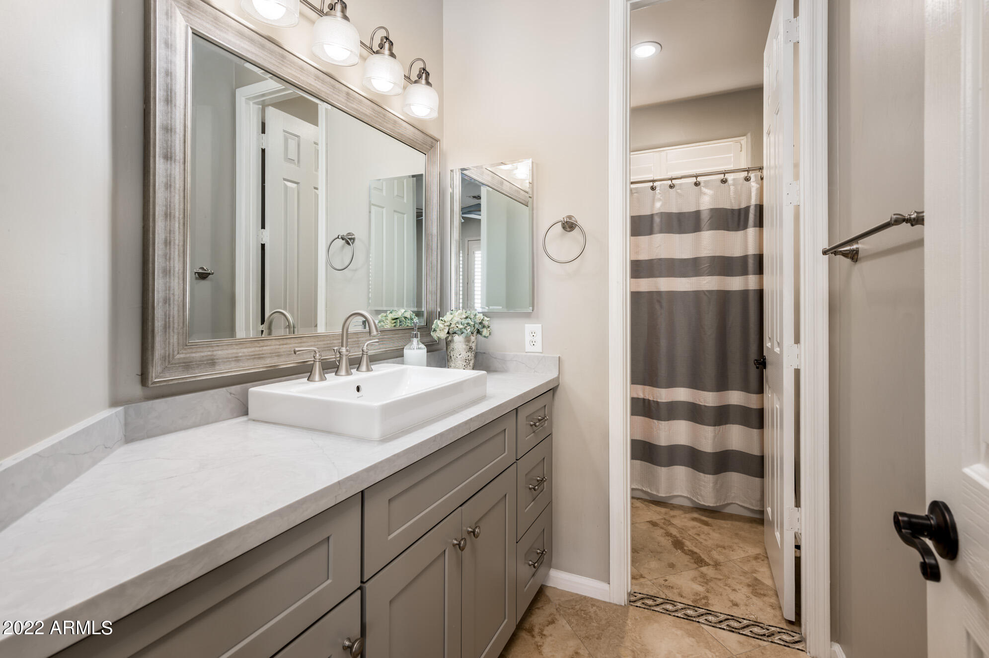 7673 E CALLE DE LAS BRISAS --