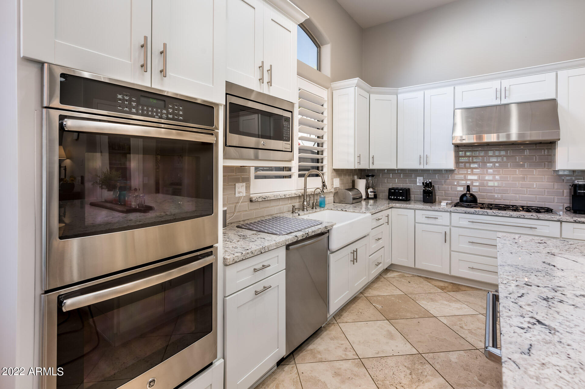 7673 E CALLE DE LAS BRISAS --