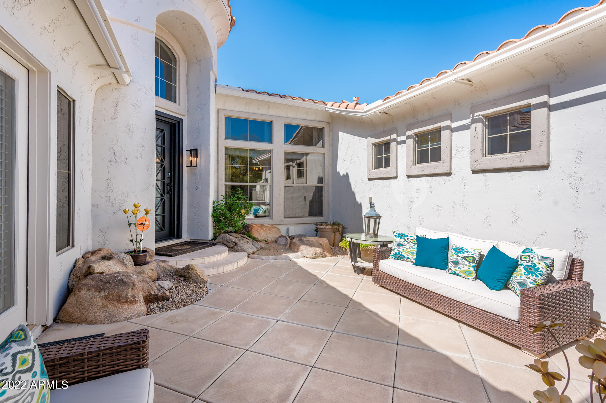 7673 E CALLE DE LAS BRISAS --