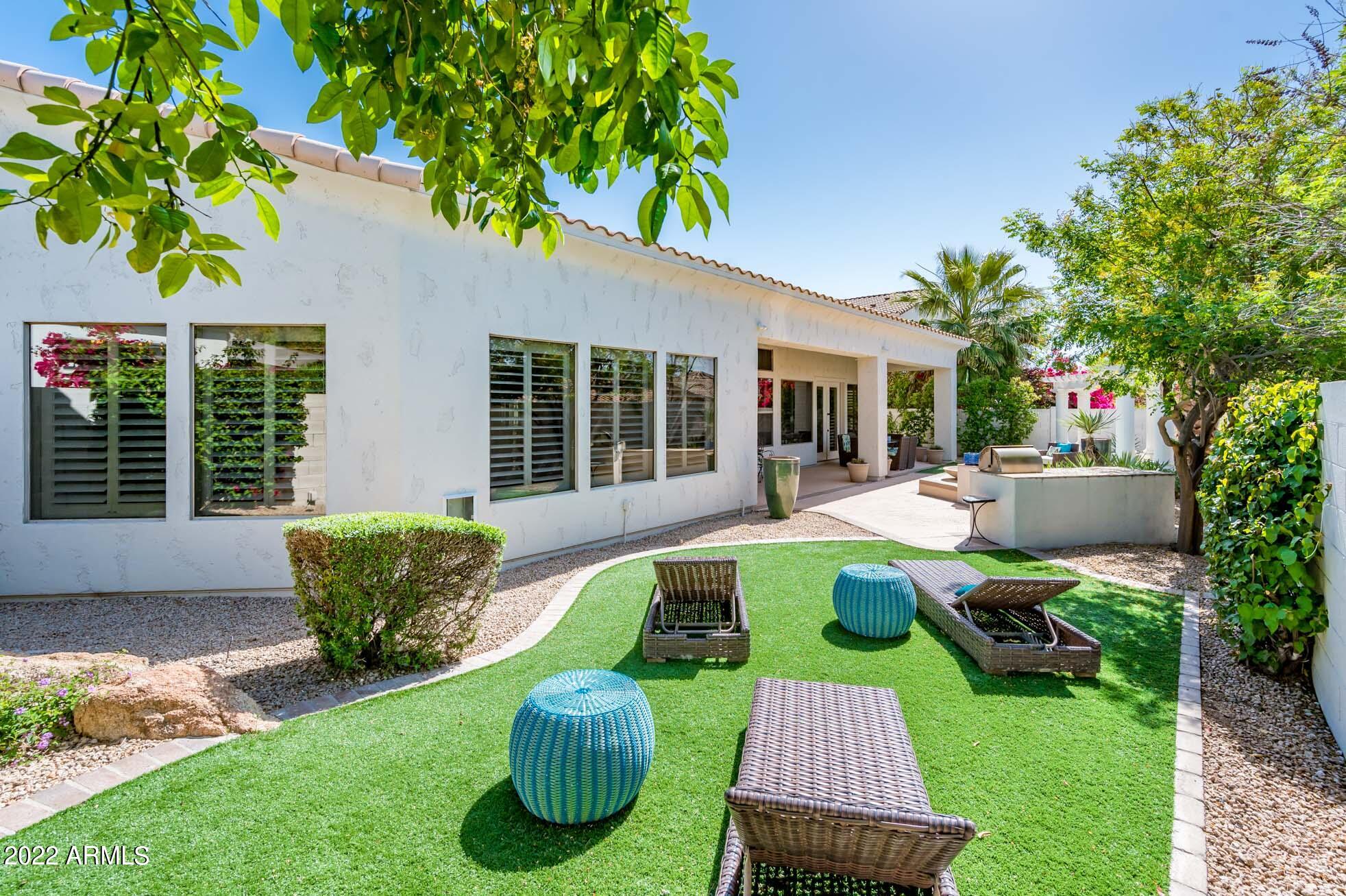 7673 E CALLE DE LAS BRISAS --