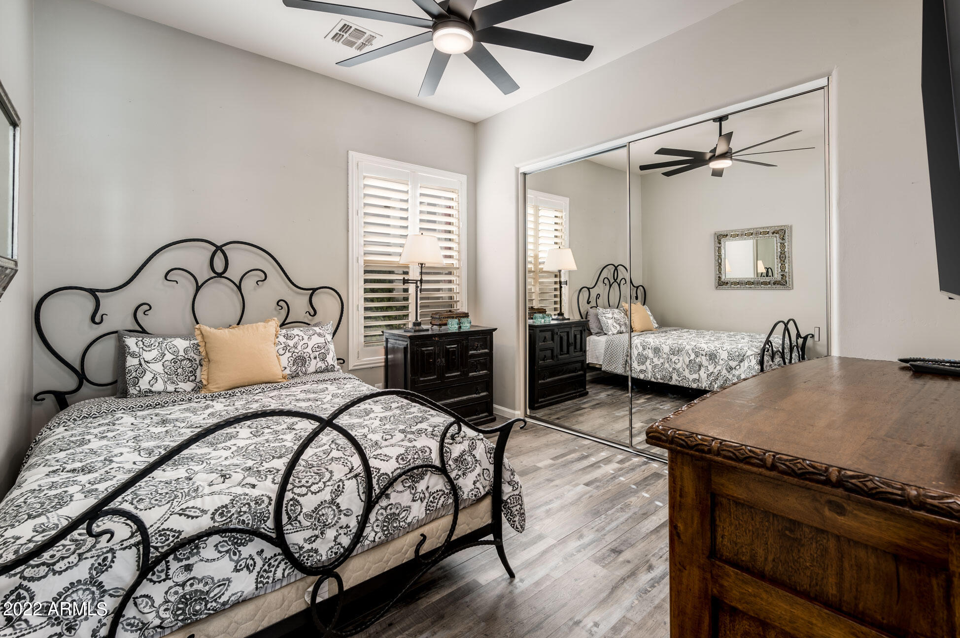 7673 E CALLE DE LAS BRISAS --