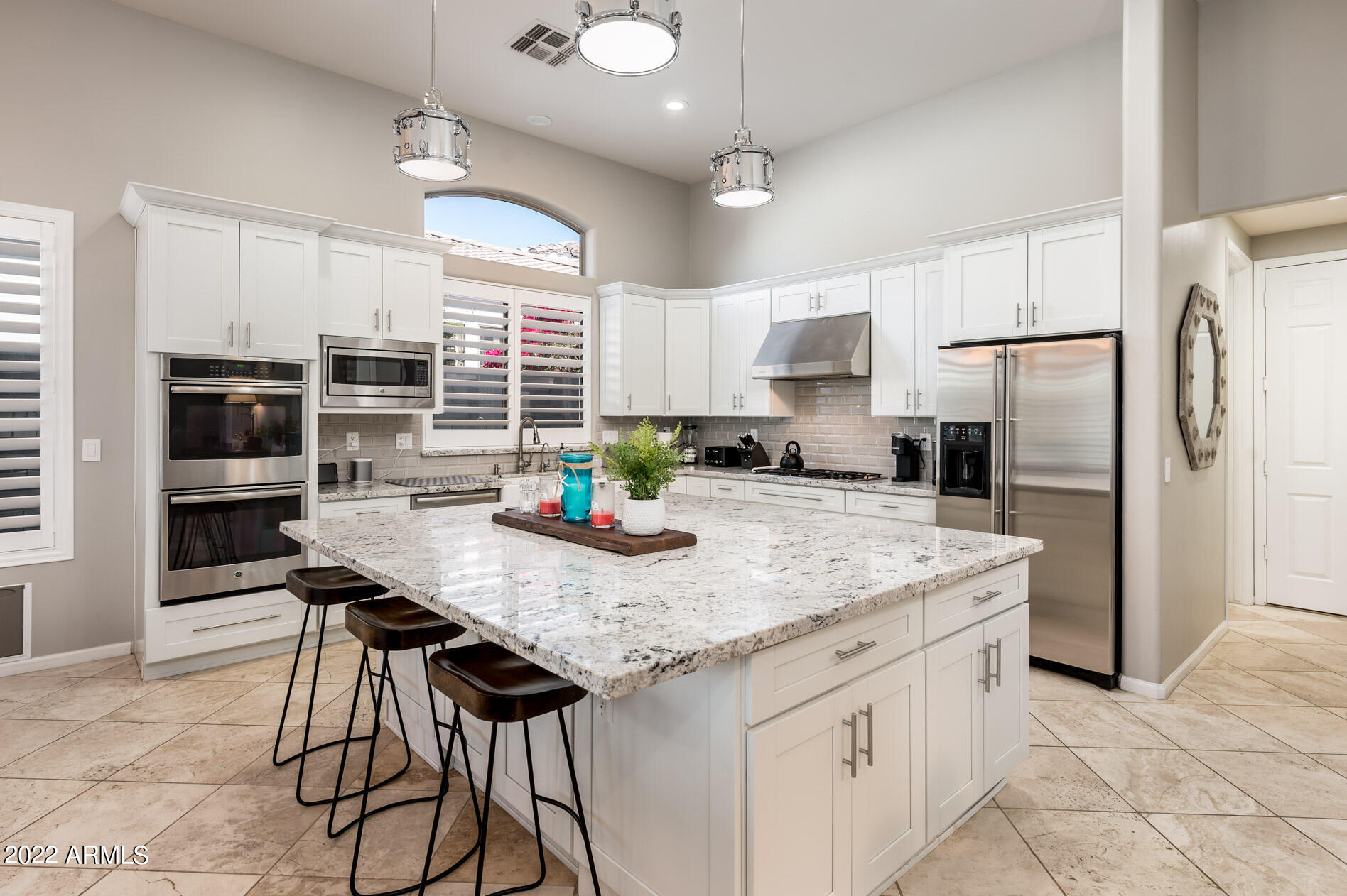 7673 E CALLE DE LAS BRISAS --