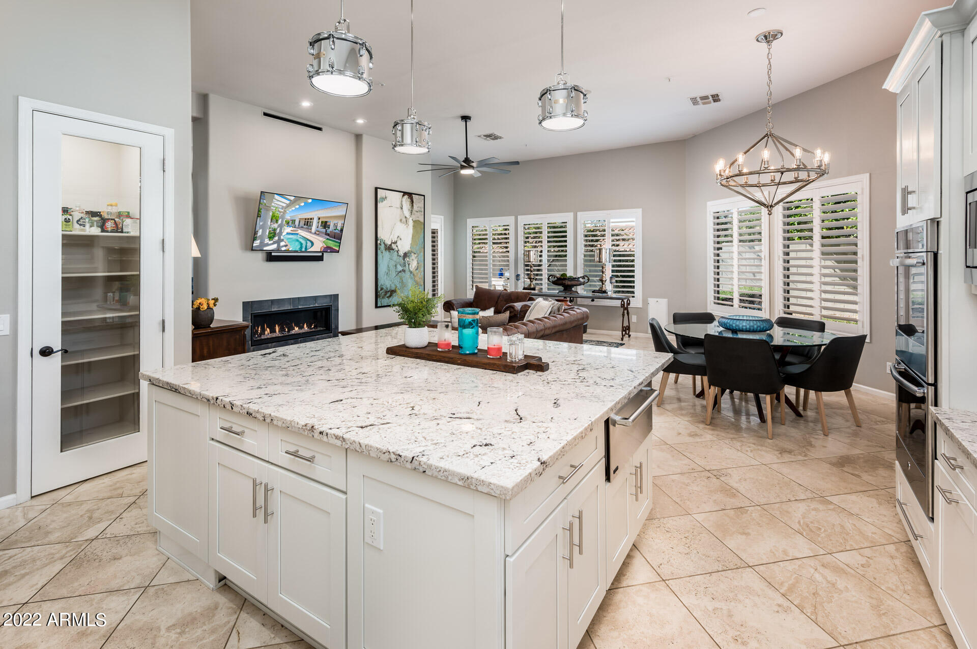 7673 E CALLE DE LAS BRISAS --