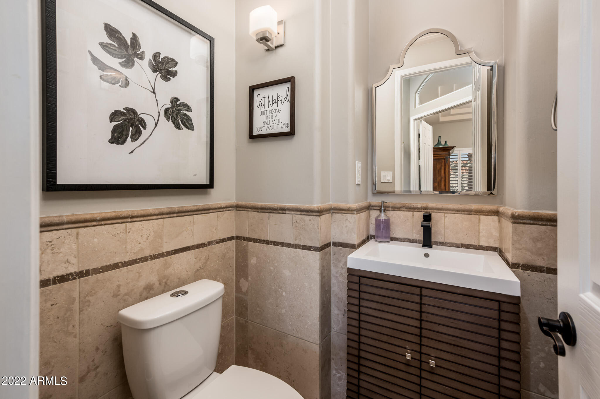 7673 E CALLE DE LAS BRISAS --