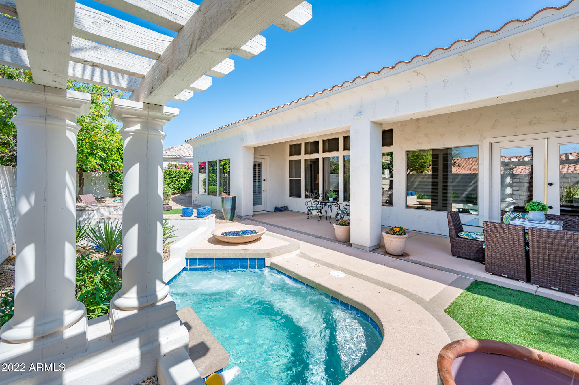 7673 E CALLE DE LAS BRISAS --