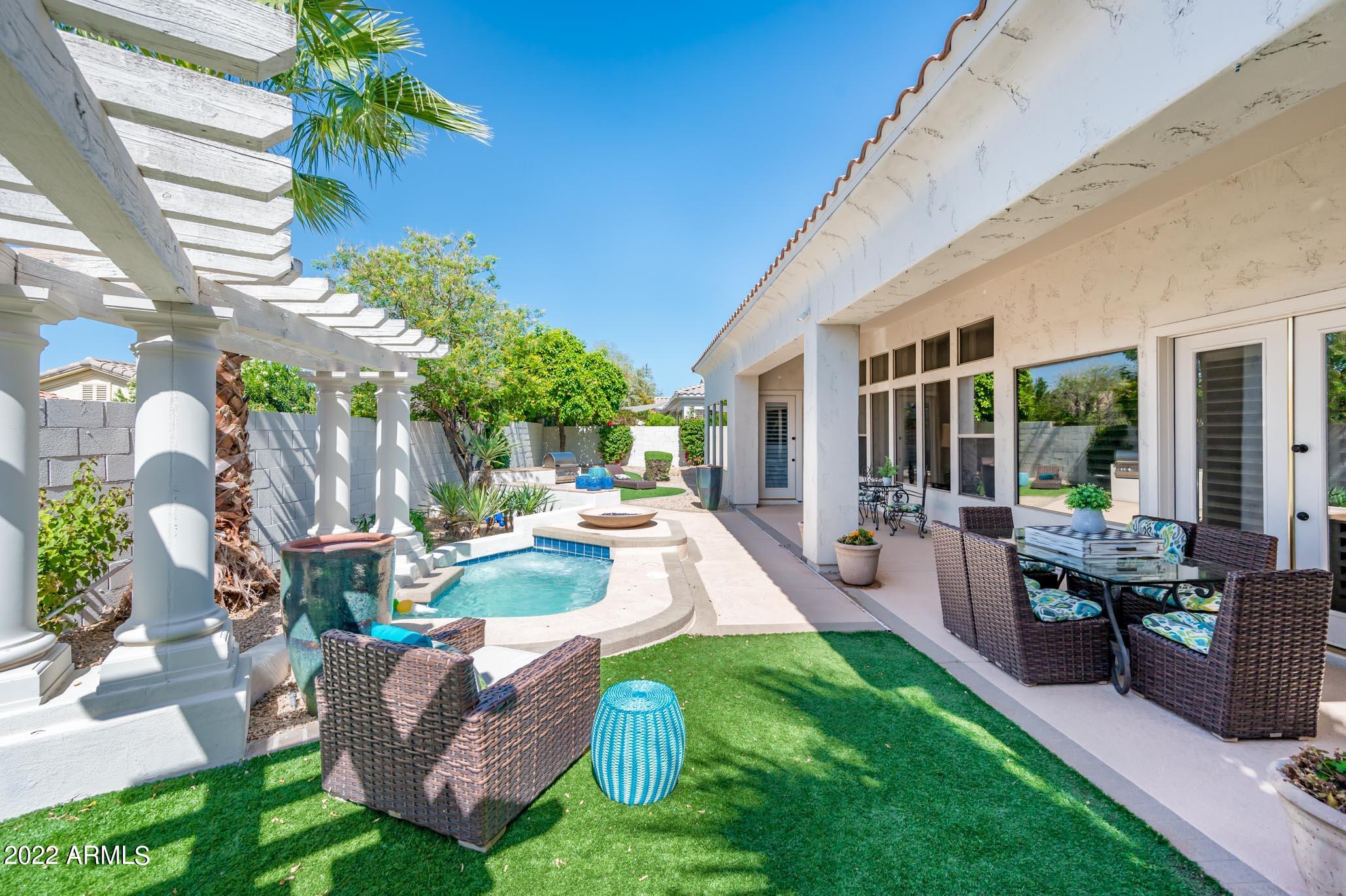 7673 E CALLE DE LAS BRISAS --