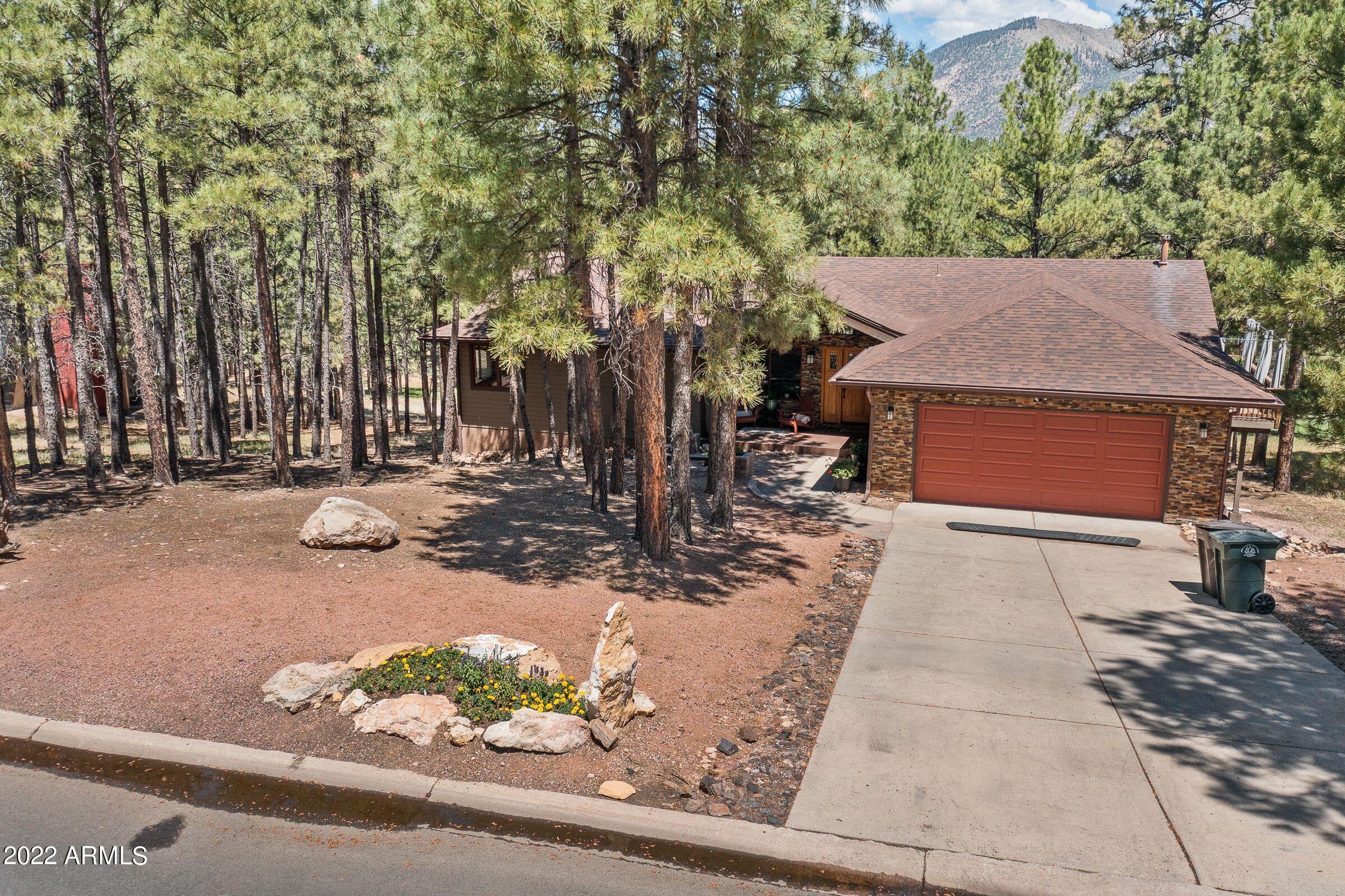 6100 N COUNTRY CLUB Drive
