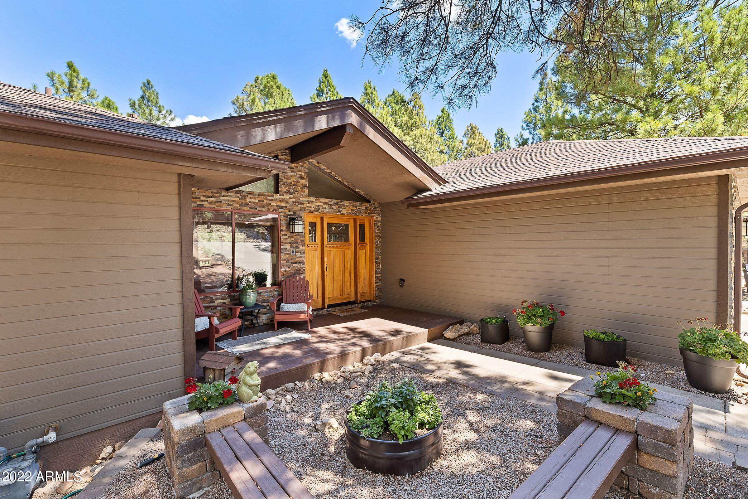 6100 N COUNTRY CLUB Drive