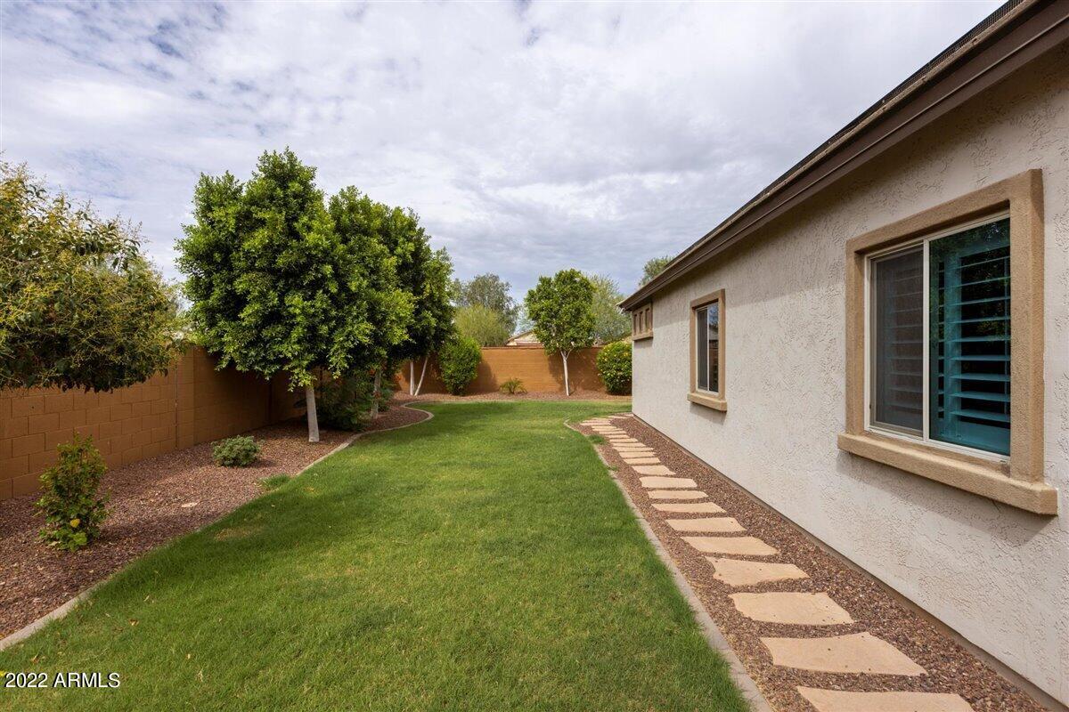 26139 W WAHALLA Lane