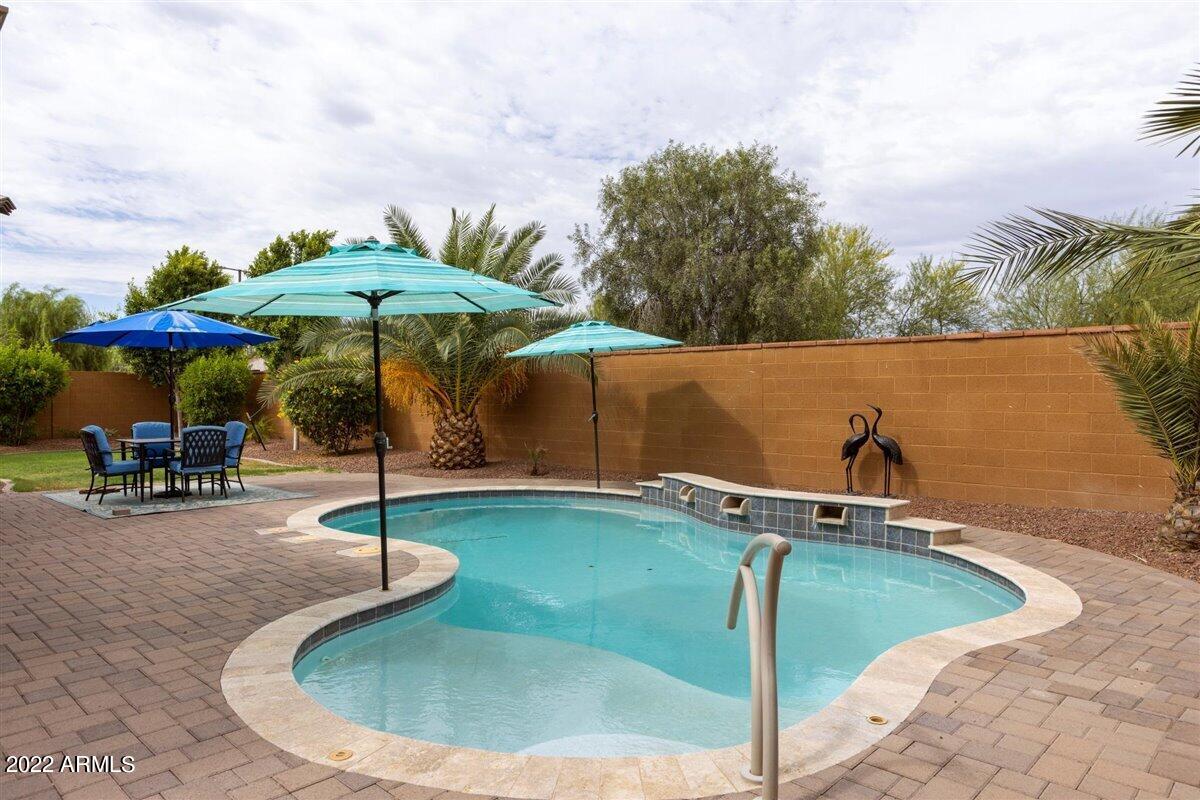 26139 W WAHALLA Lane