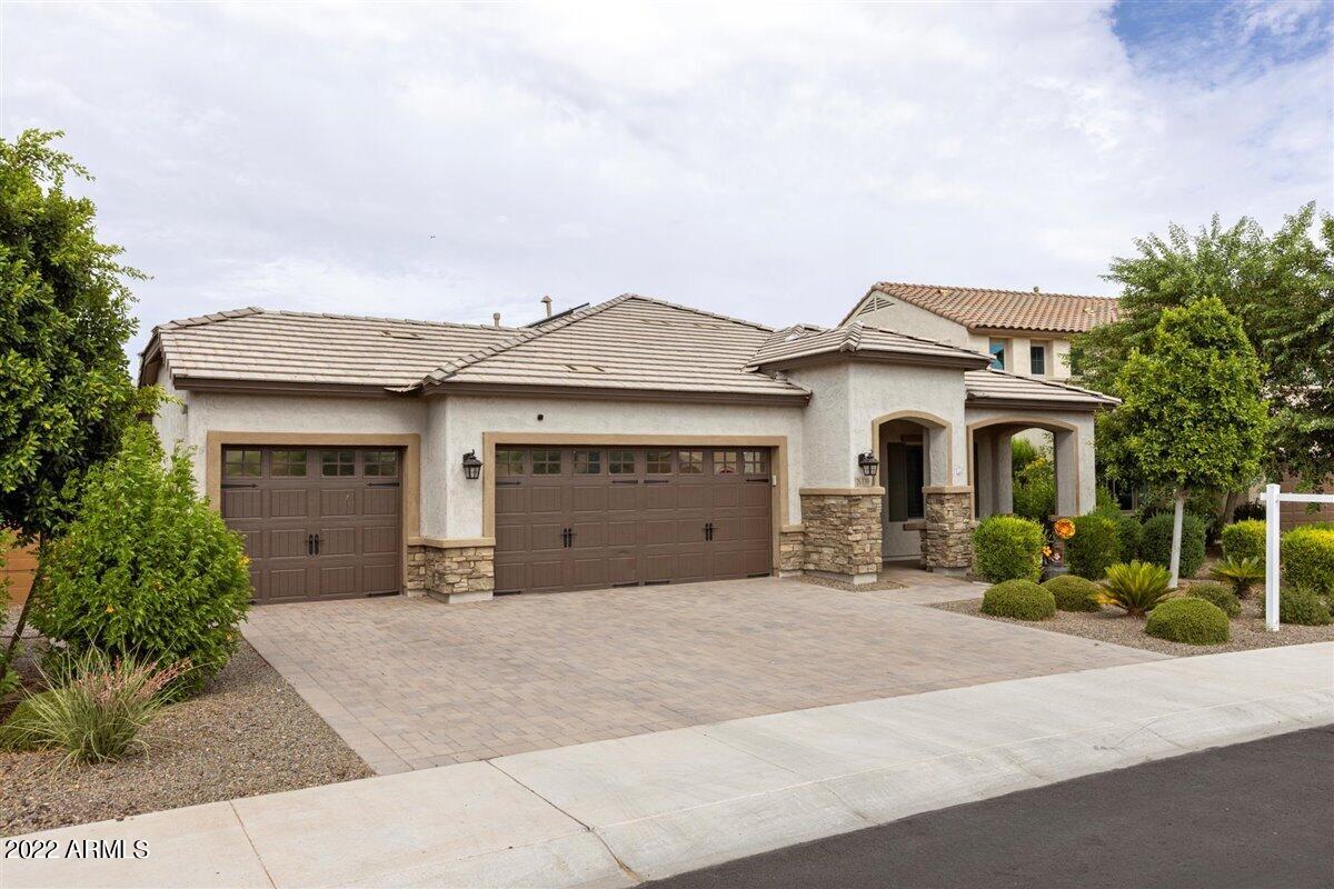 26139 W WAHALLA Lane