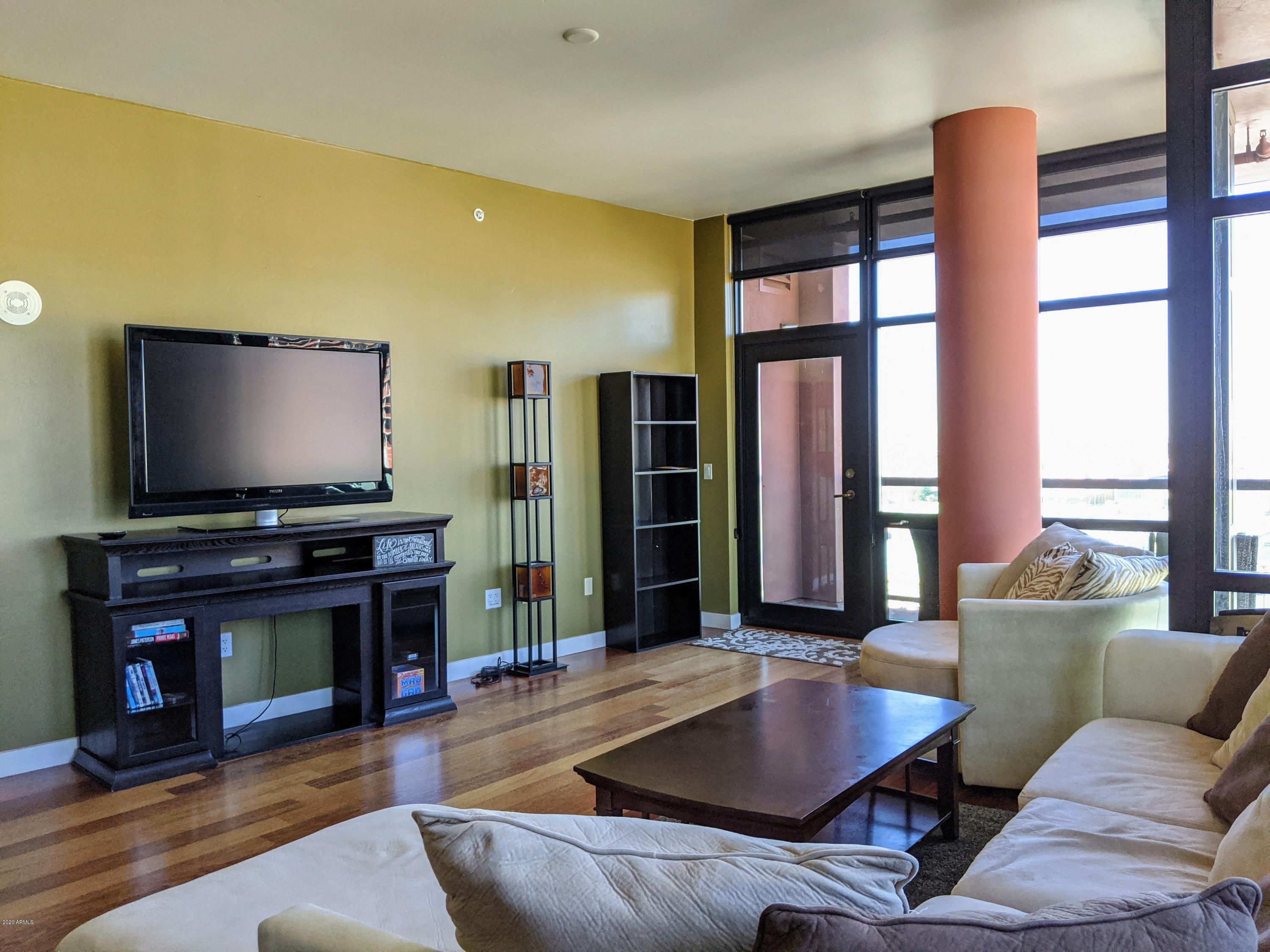 310 S 4TH Street Unit: 1305