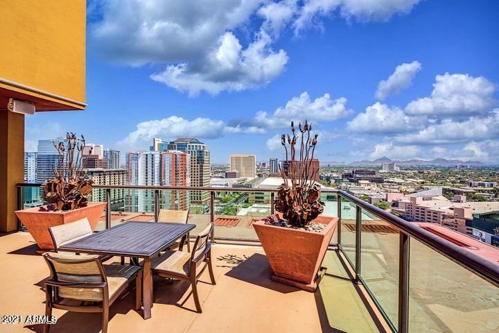 310 S 4TH Street Unit: 1305