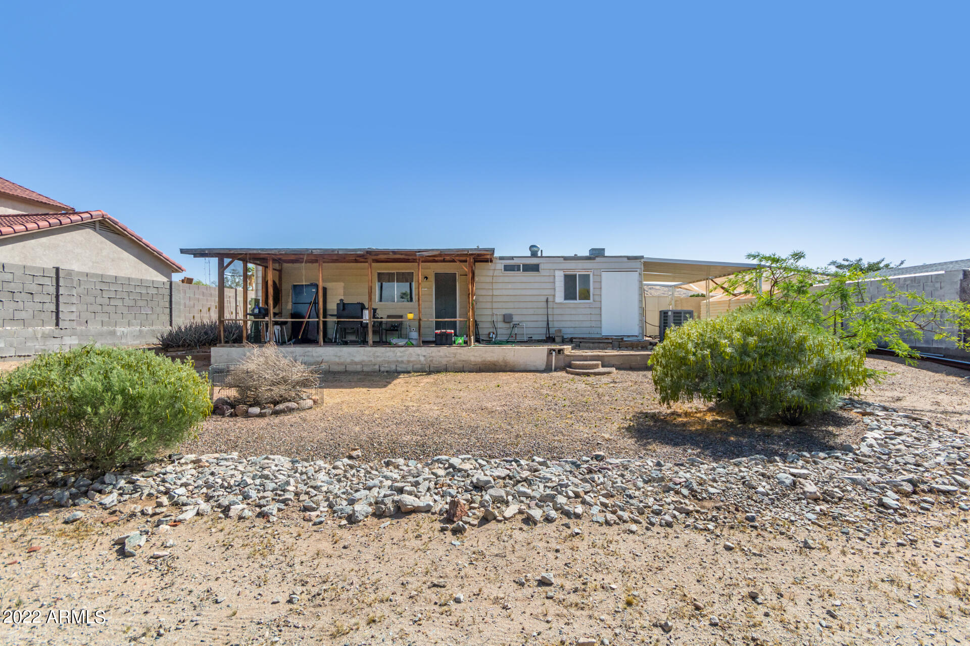 4118 E RIDGE Road