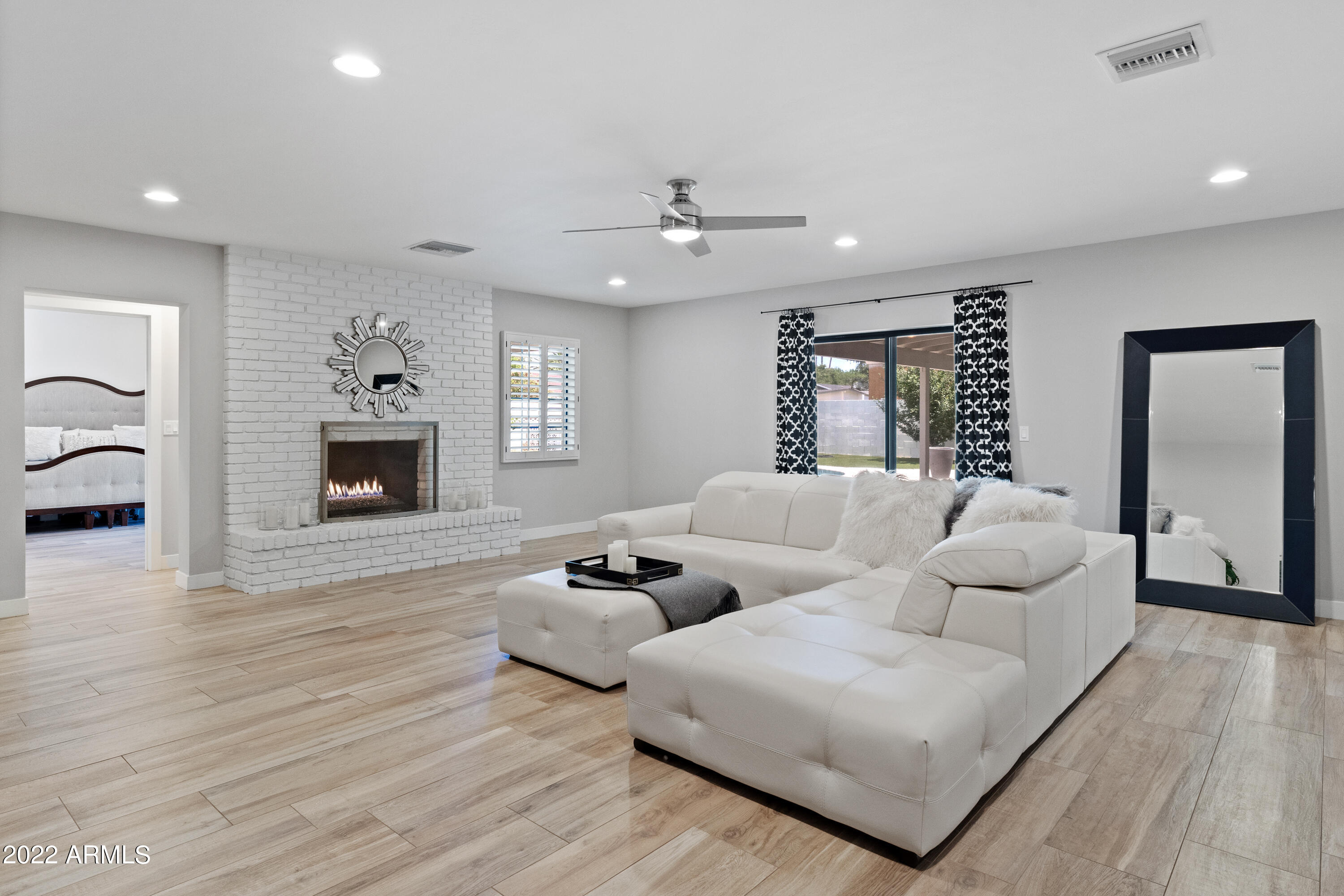 3442 E Coolidge Street