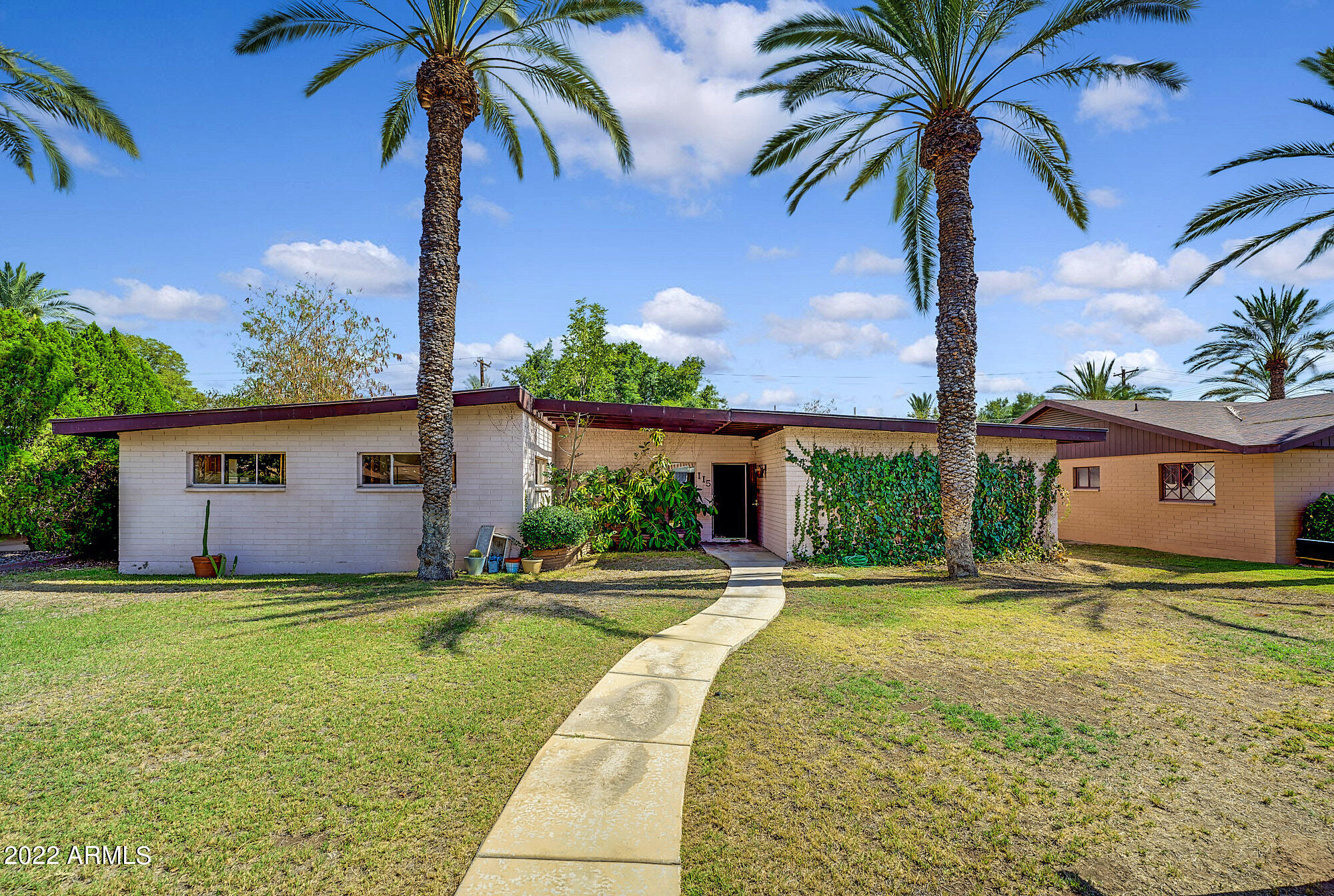 115 W Palmcroft Drive