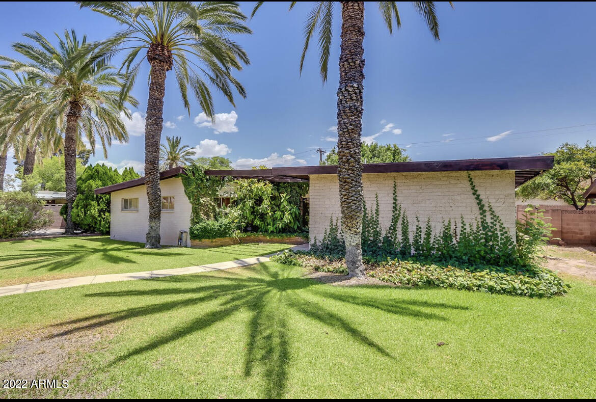115 W Palmcroft Drive