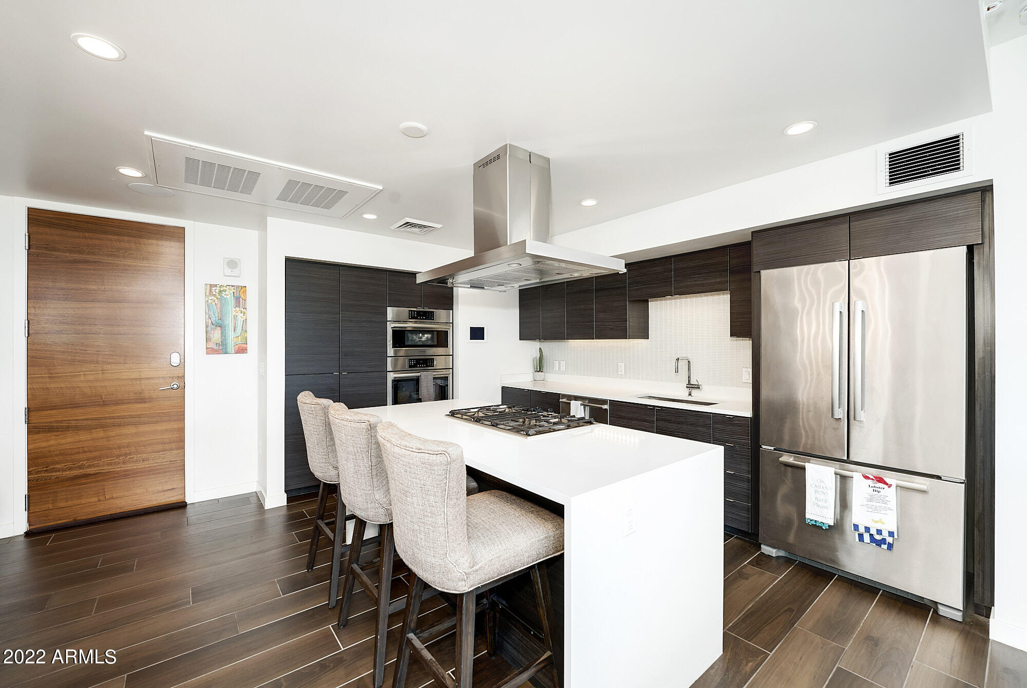 200 W PORTLAND Street Unit: 820