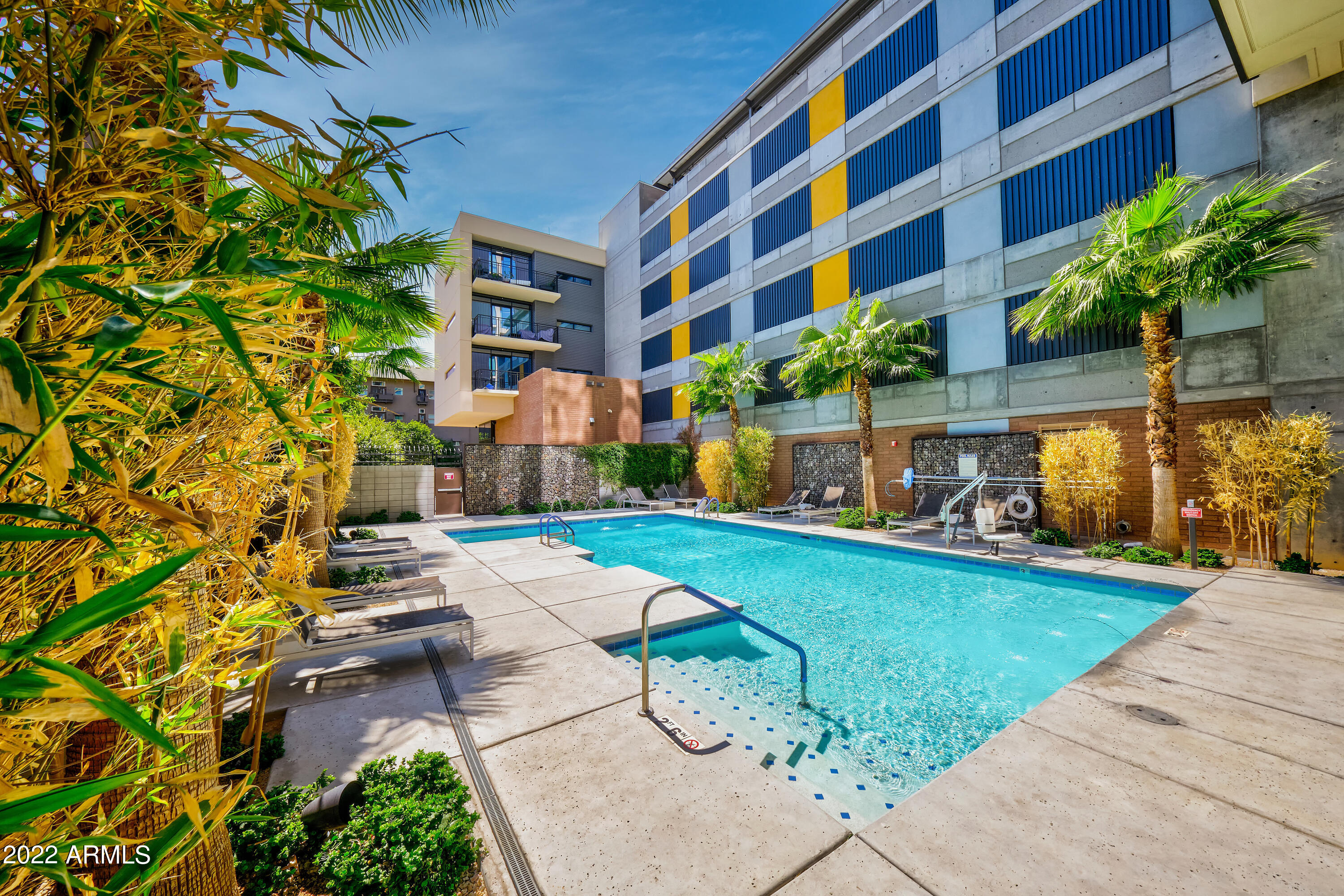 200 W PORTLAND Street Unit: 820