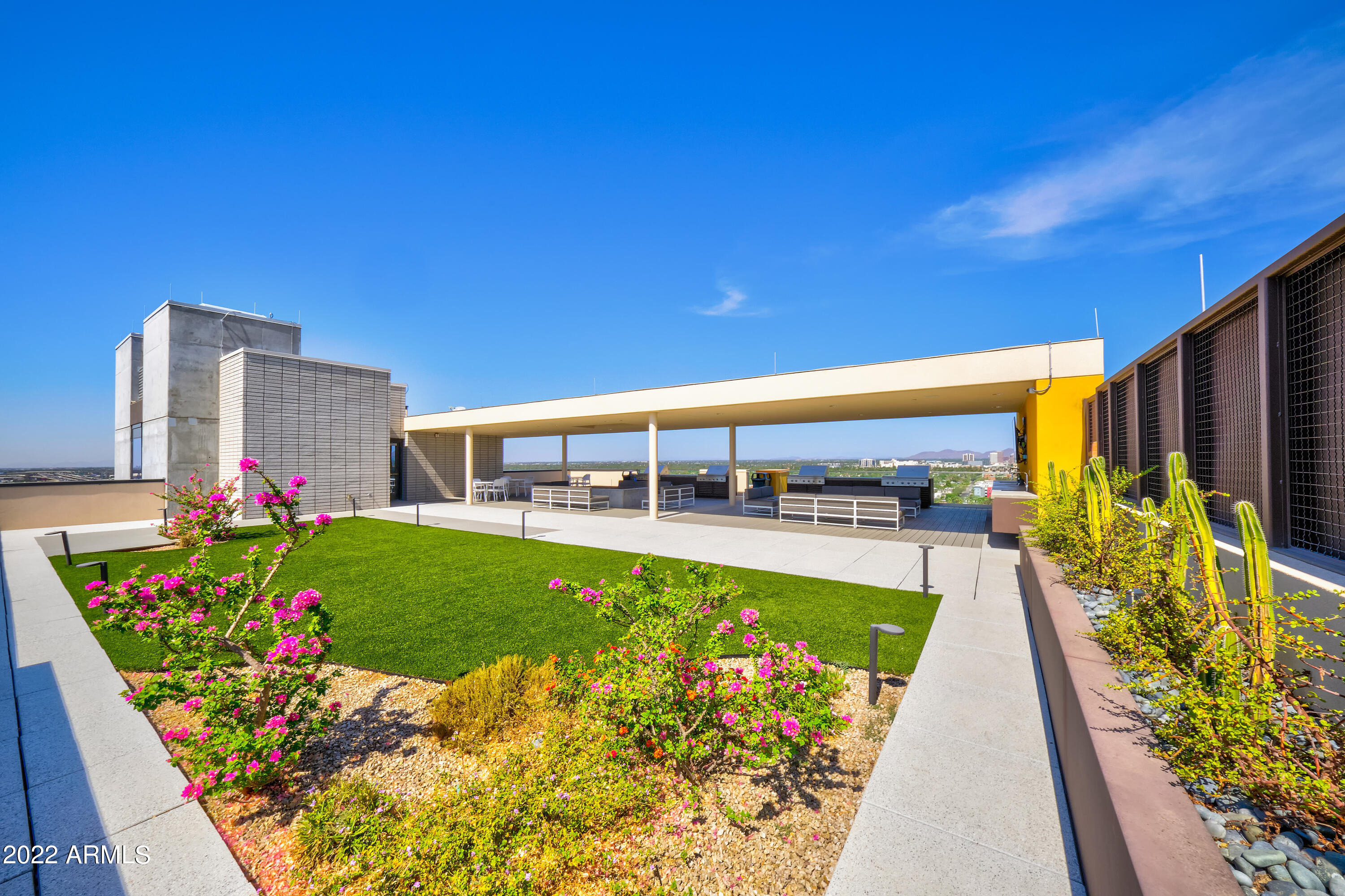 200 W PORTLAND Street Unit: 820