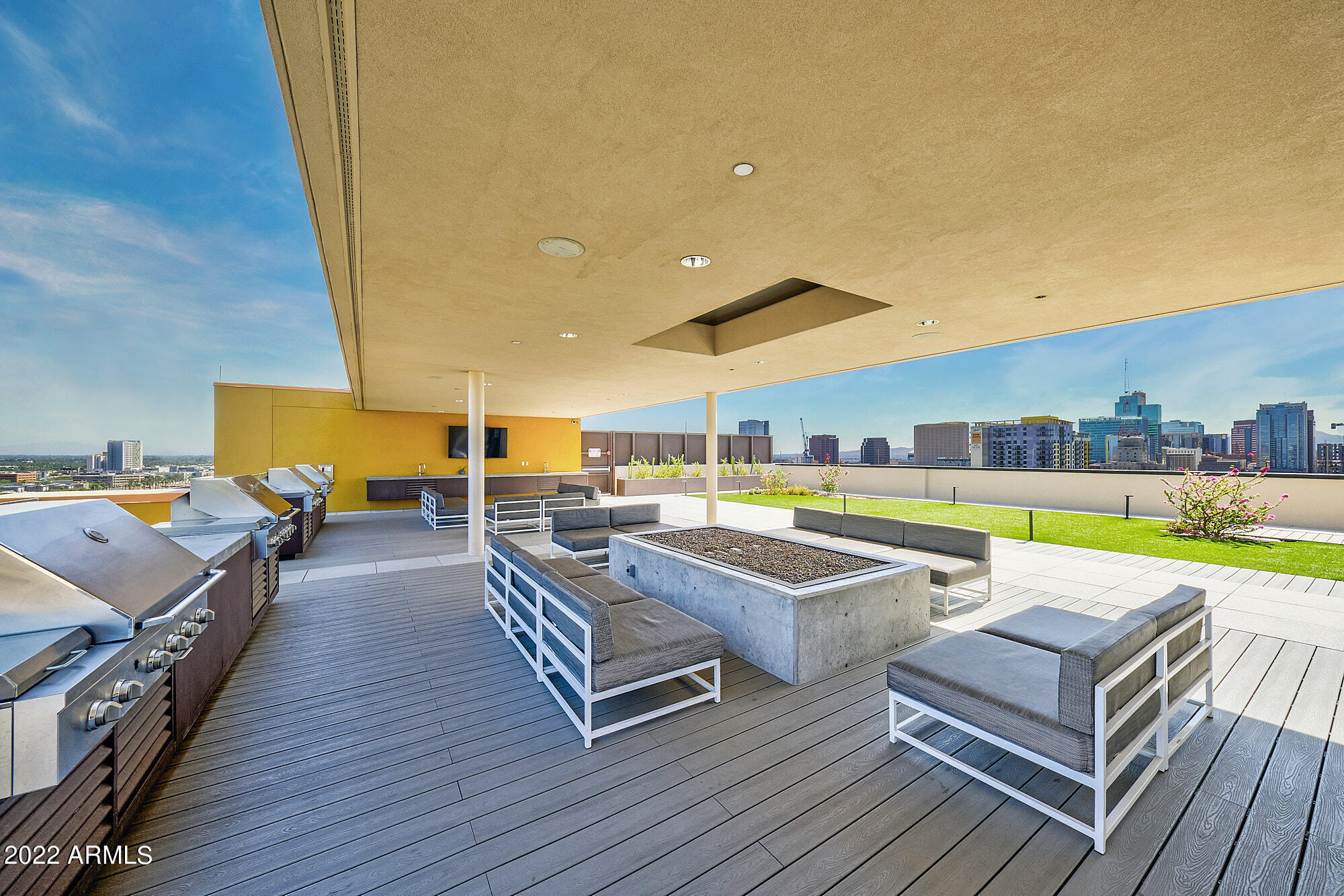 200 W PORTLAND Street Unit: 820