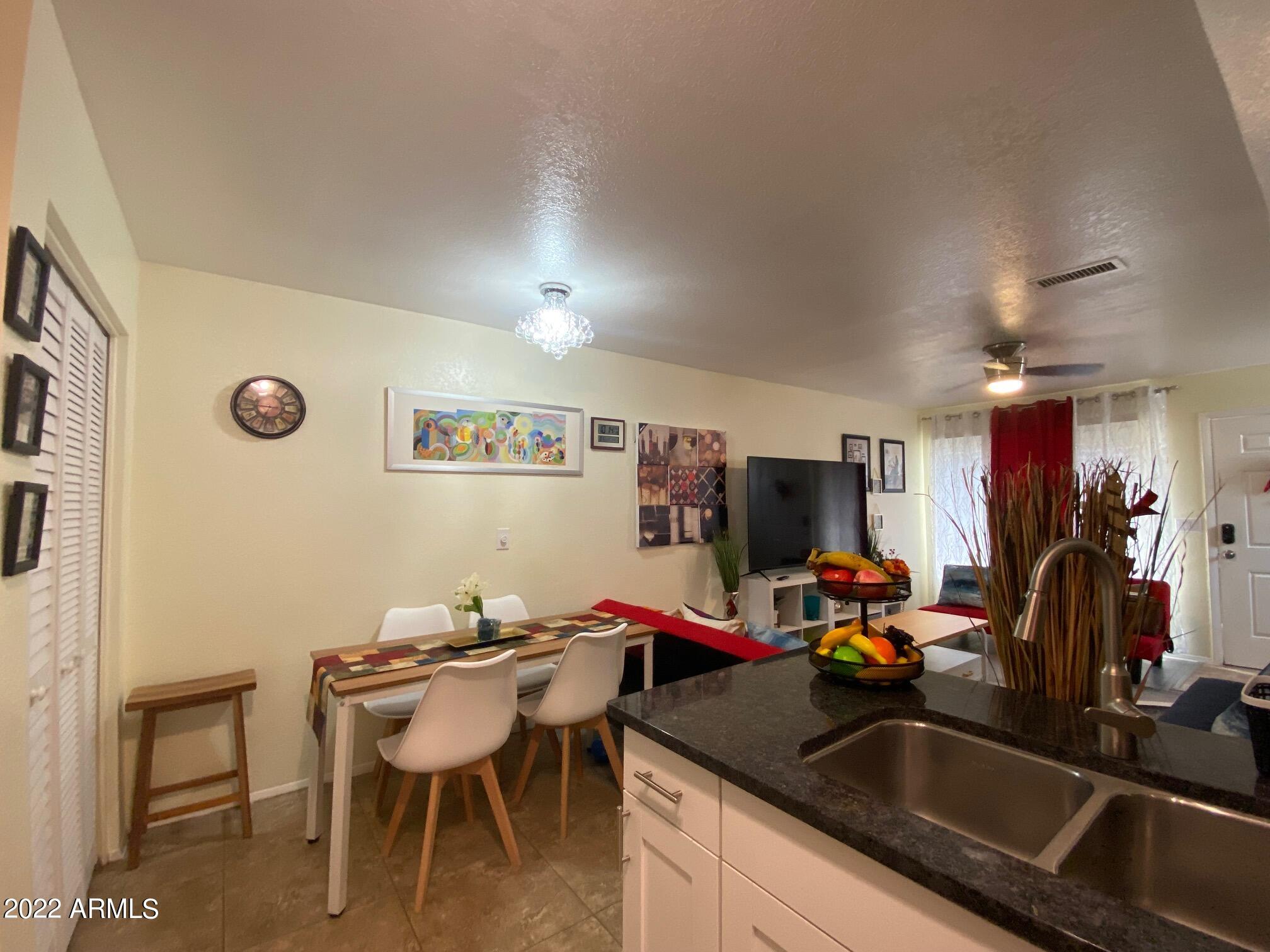 625 S WESTWOOD -- Unit: 124