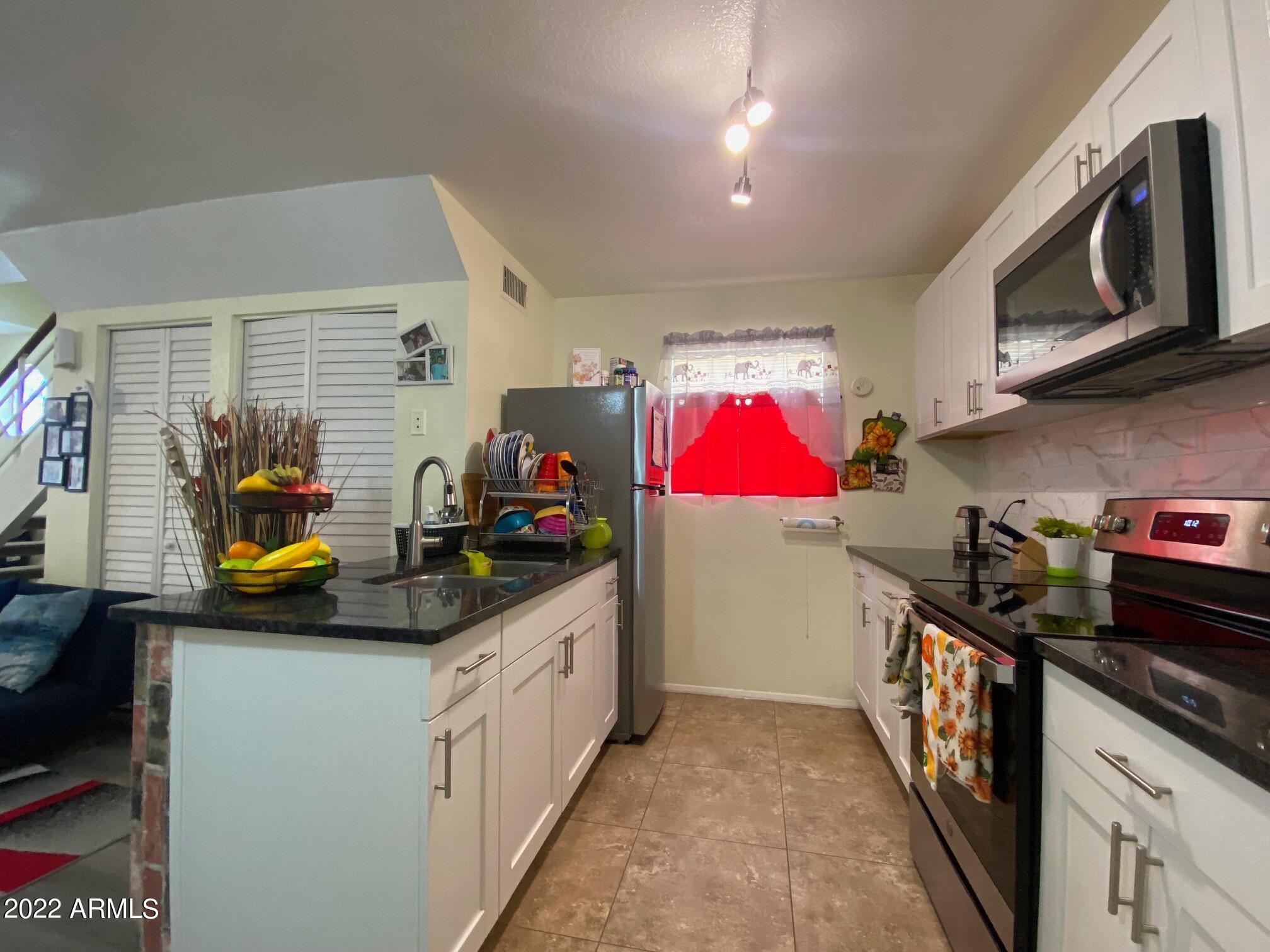 625 S WESTWOOD -- Unit: 124