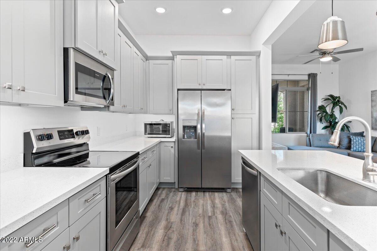 1500 E WAHALLA Lane Unit: W9