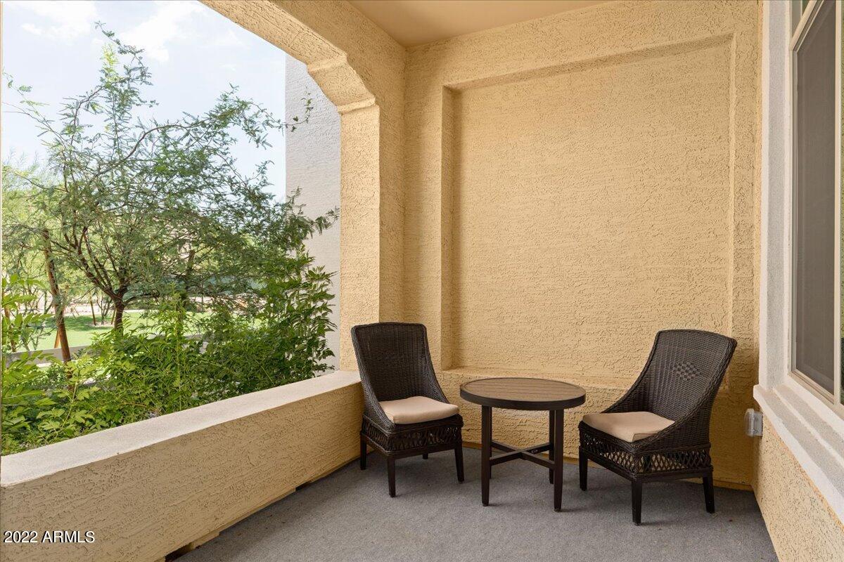 1500 E WAHALLA Lane Unit: W9