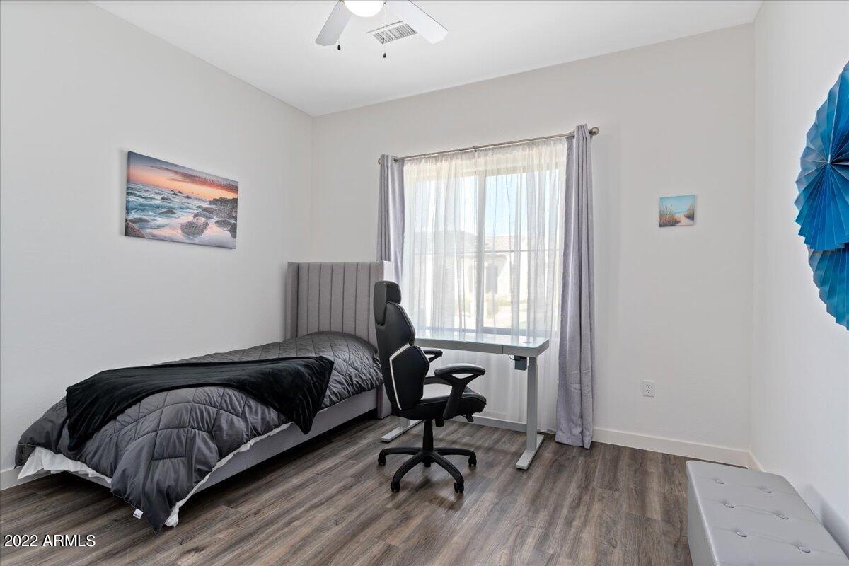 1500 E WAHALLA Lane Unit: W9