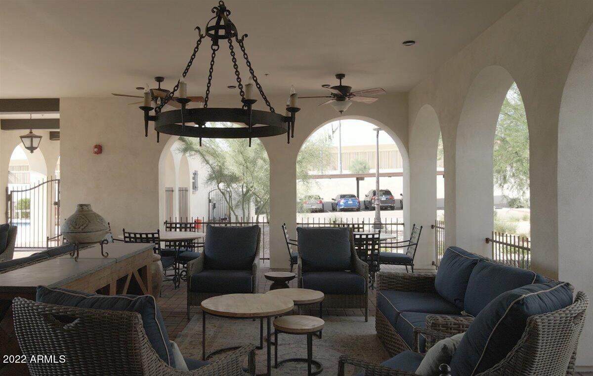 1500 E WAHALLA Lane Unit: W9